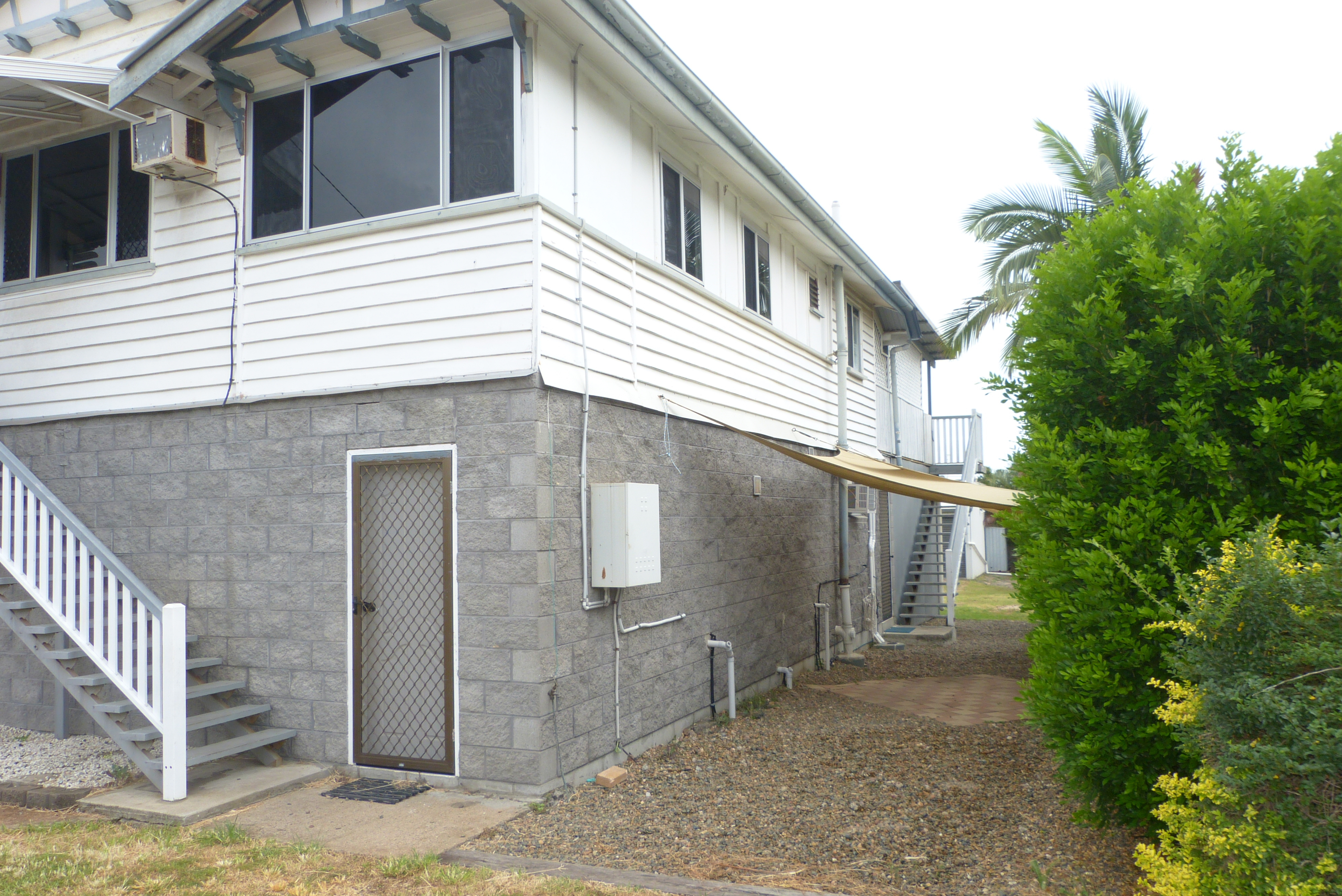 Gladstone Real Estate BIG SHED!! DUAL LIVING!!