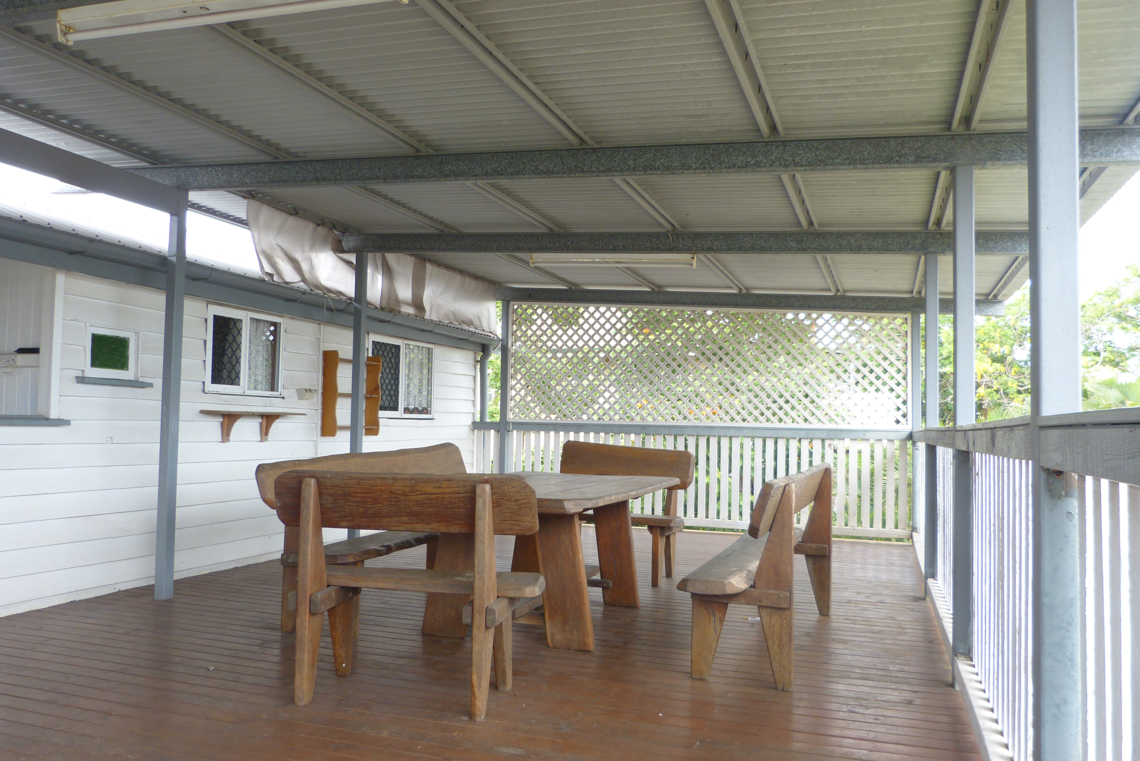 Gladstone Real Estate BIG SHED!! DUAL LIVING!!