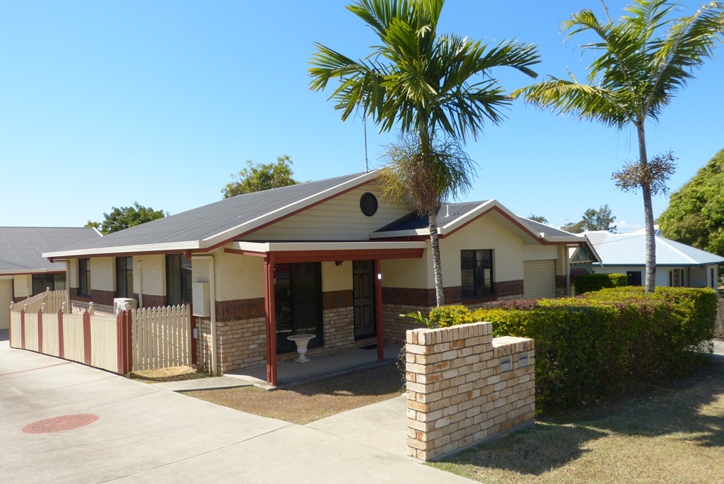 Gladstone Real Estate Furnished 3 bedroom duplex in CBD