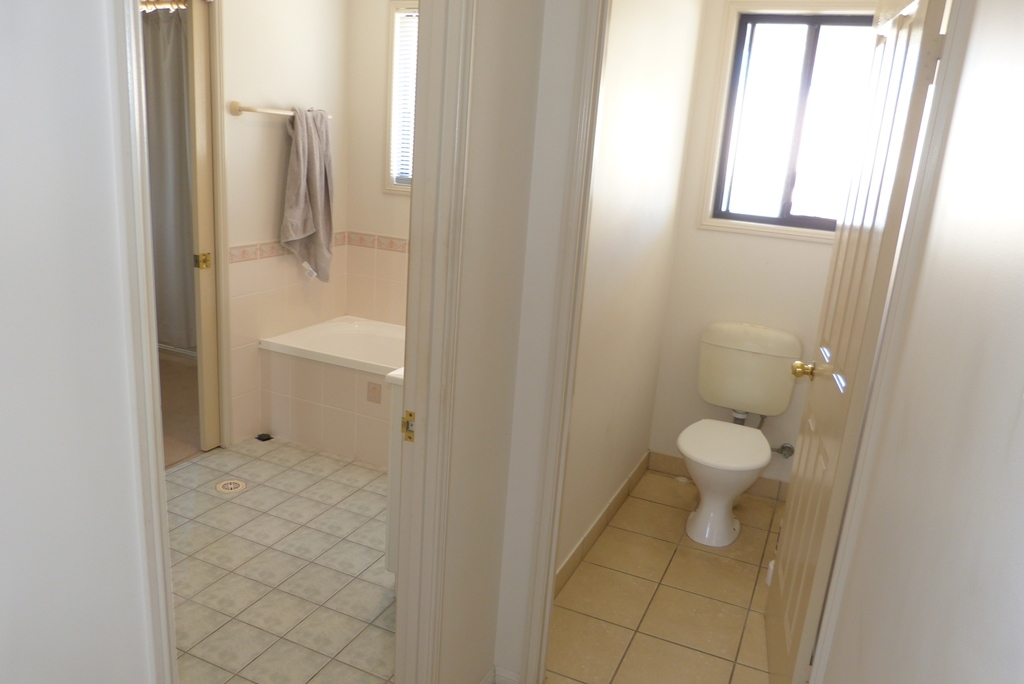 Gladstone Real Estate Furnished 3 bedroom duplex in CBD