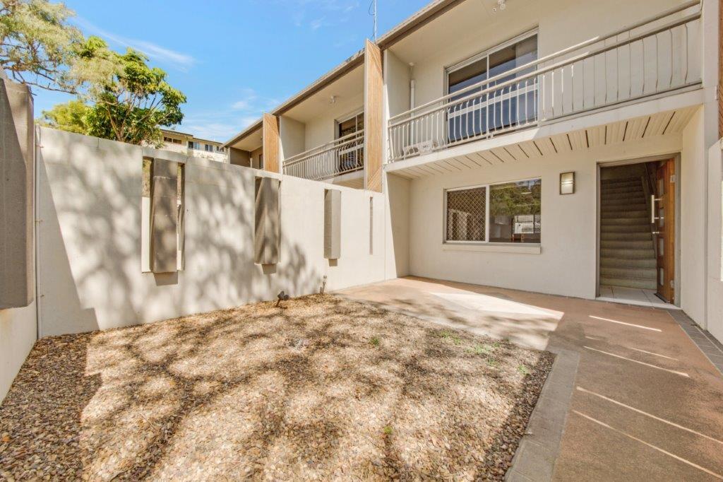 Gladstone Real Estate 4 Unfurnished Townhouses in a Great Location