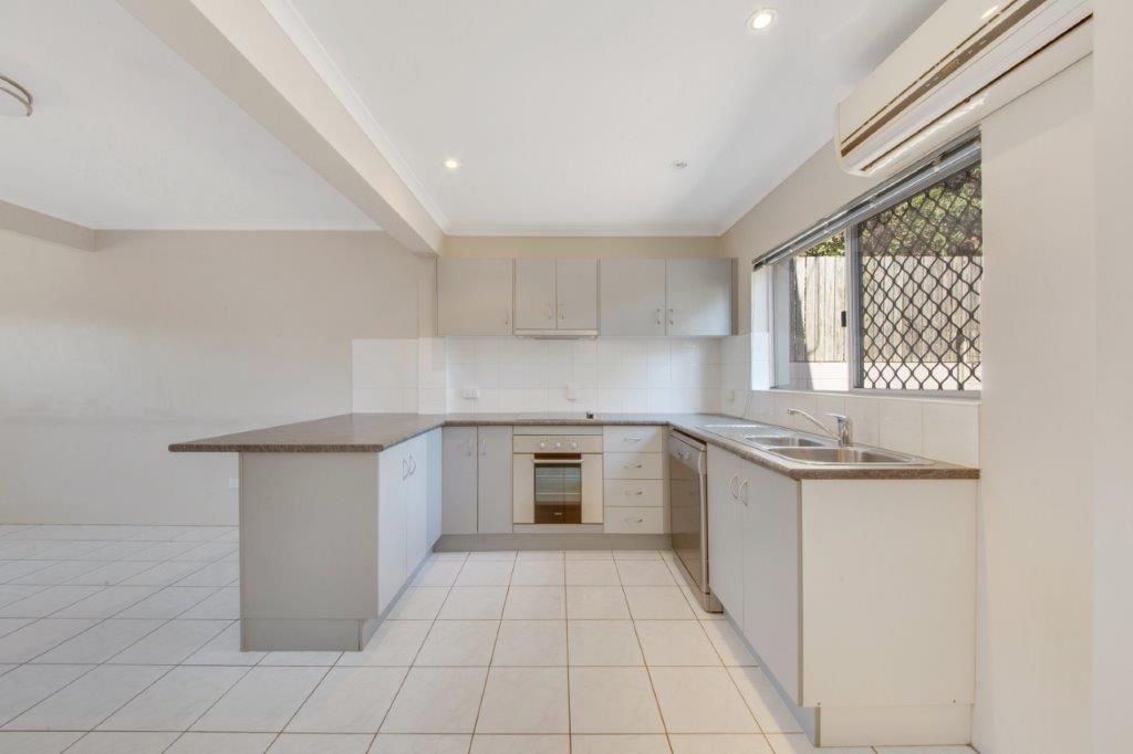 Gladstone Real Estate 4 Unfurnished Townhouses in a Great Location