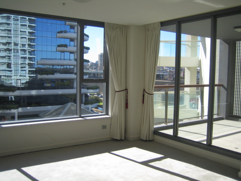 806, 2 Dind Street, Milsons Point