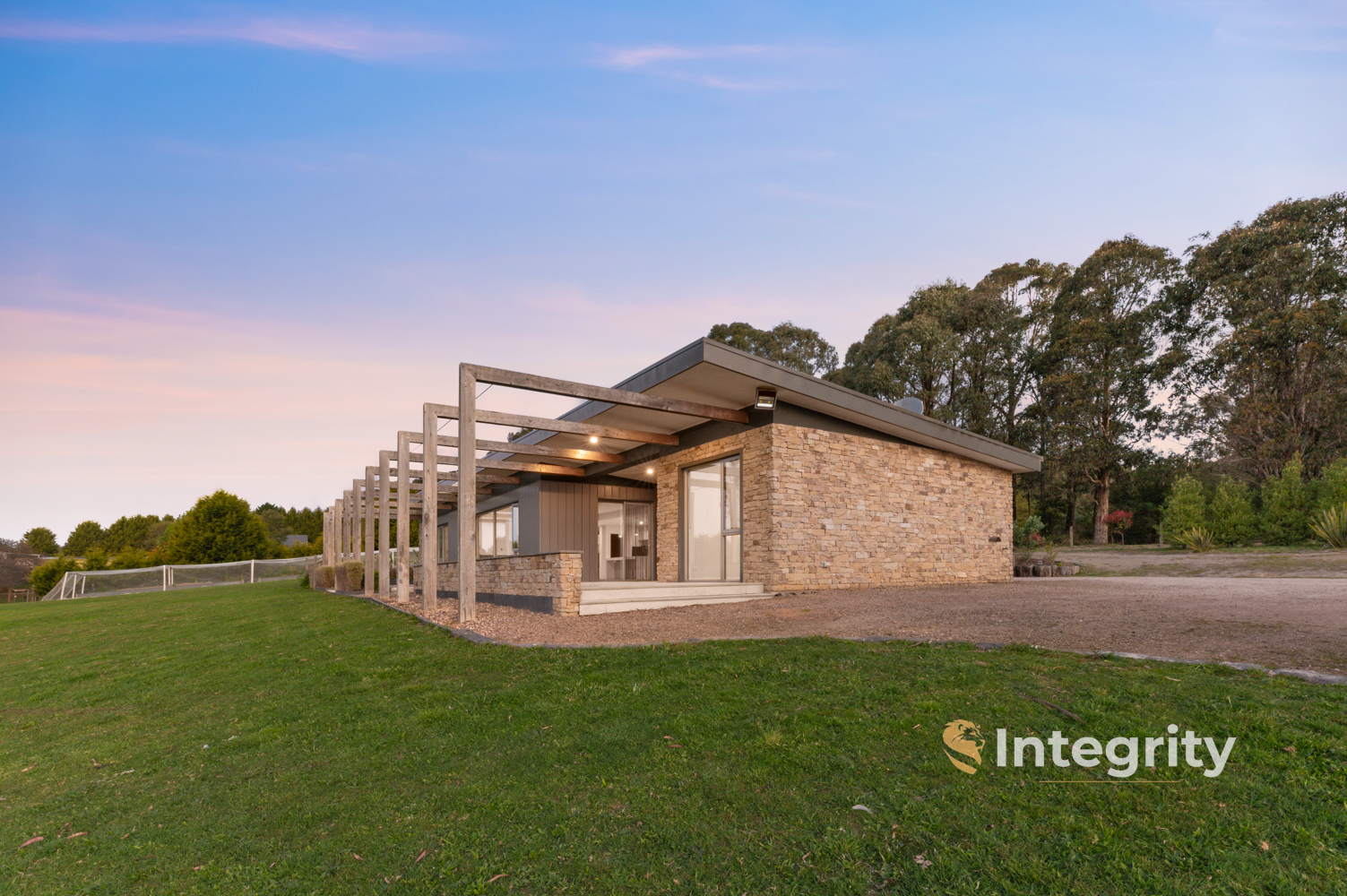 Integrity Real Estate Contemporary North Facing Home On Sprawling 5 Acres