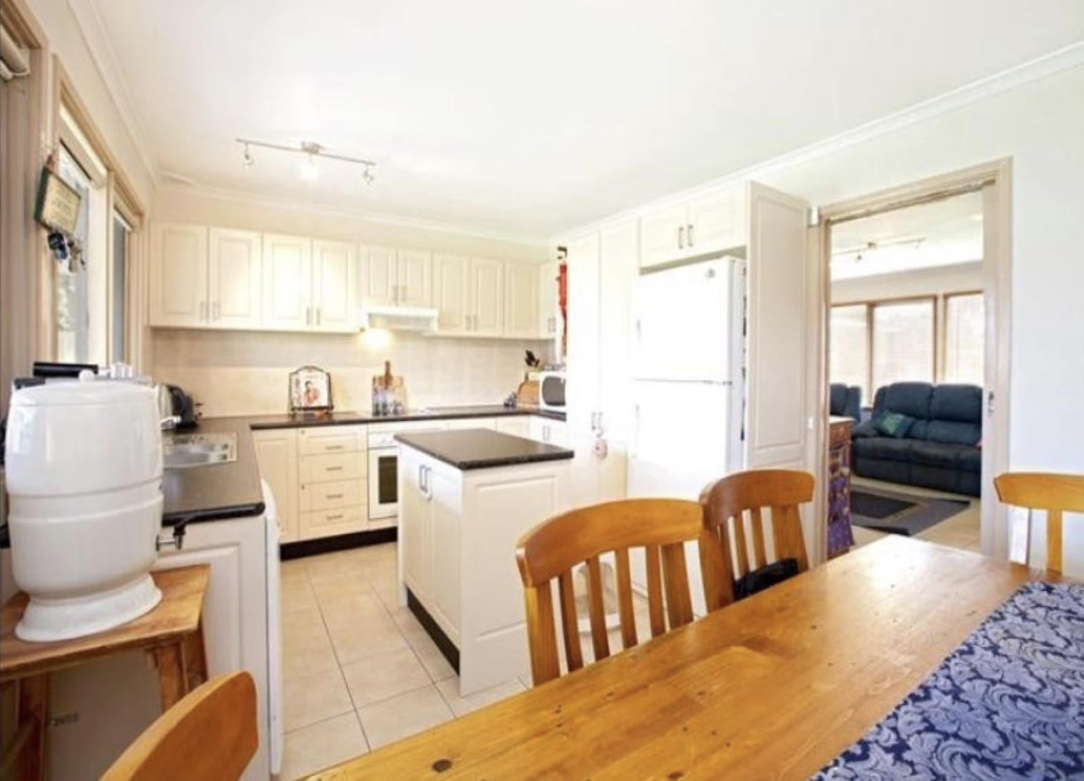 James Kelly Real Estate Spacious 4 Bedroom Home in Quiet CulDeSac! AVAILABLE NOW!!