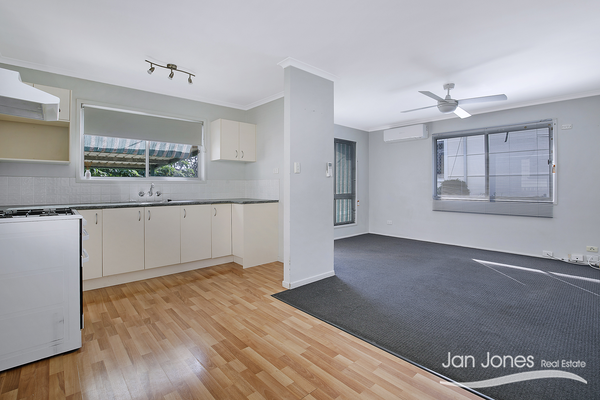 Jan Jones Real Estate WOODY POINT BEACH HOME