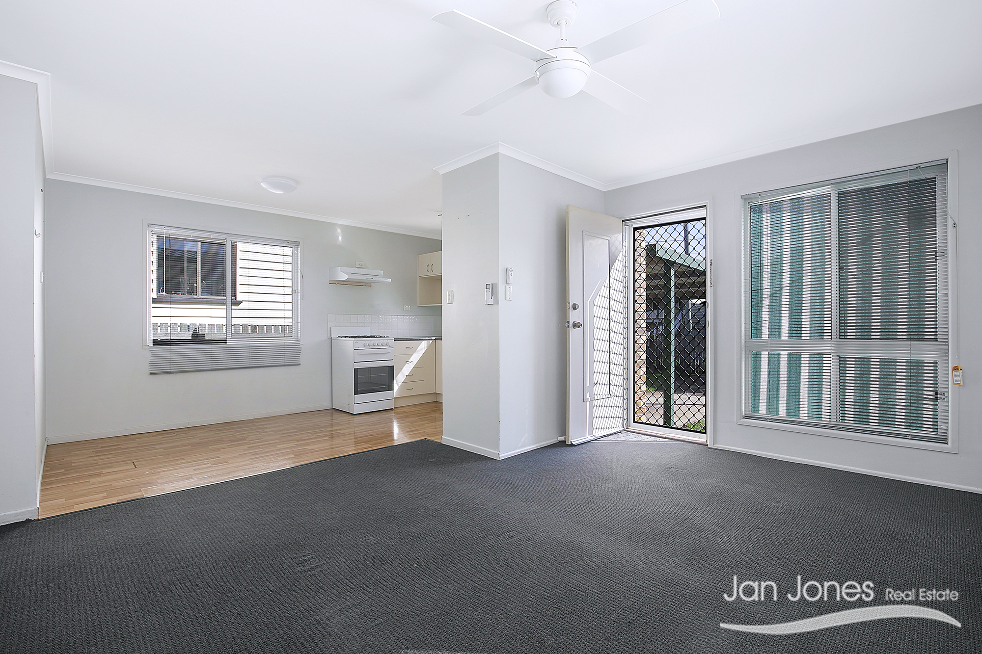 Jan Jones Real Estate WOODY POINT BEACH HOME