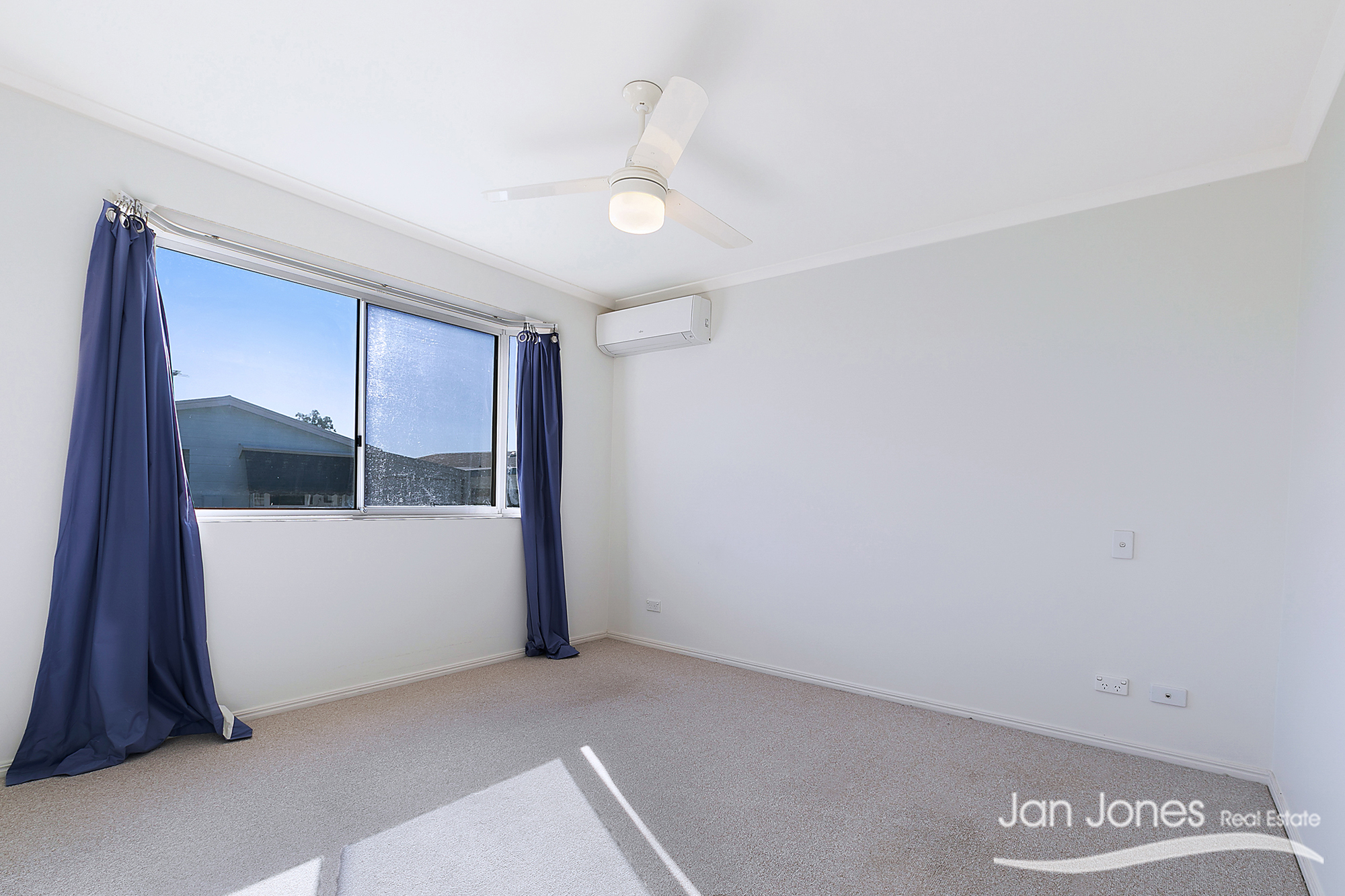 Jan Jones Real Estate PALM LAKES RESORT IN DECEPTION BAY