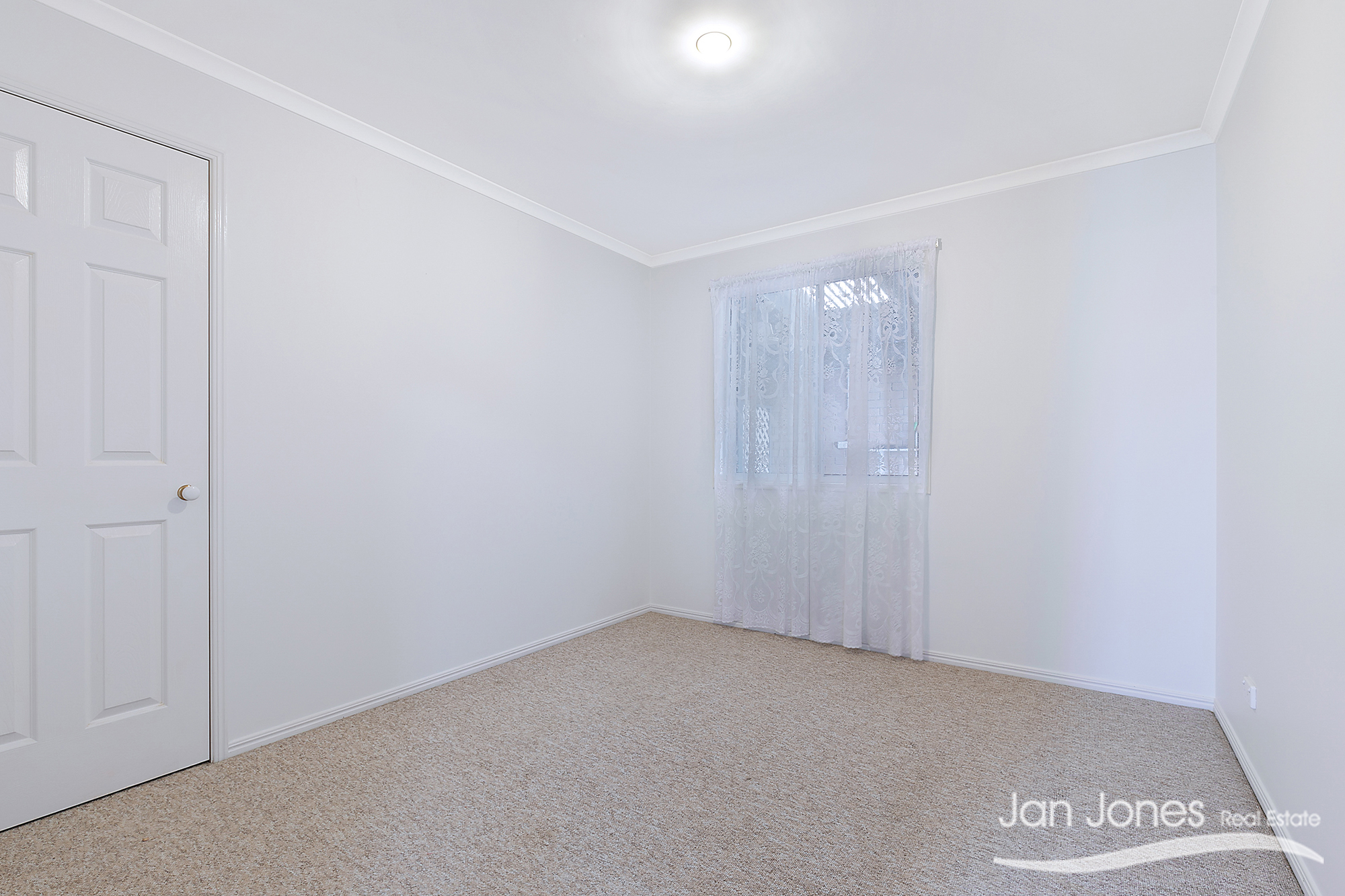 Jan Jones Real Estate PALM LAKES RESORT IN DECEPTION BAY