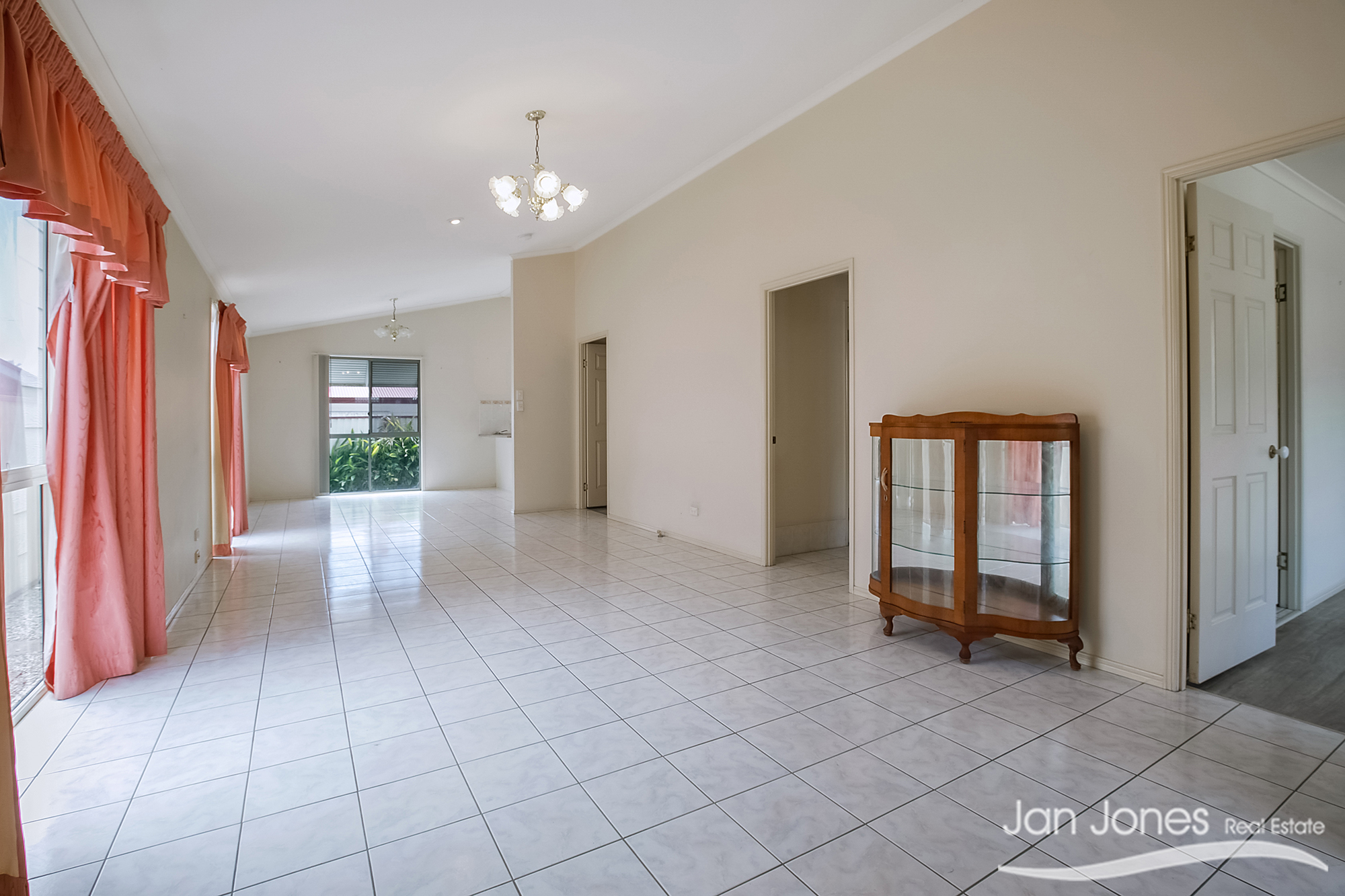 Jan Jones Real Estate PALM LAKES RESORT IN DECEPTION BAY