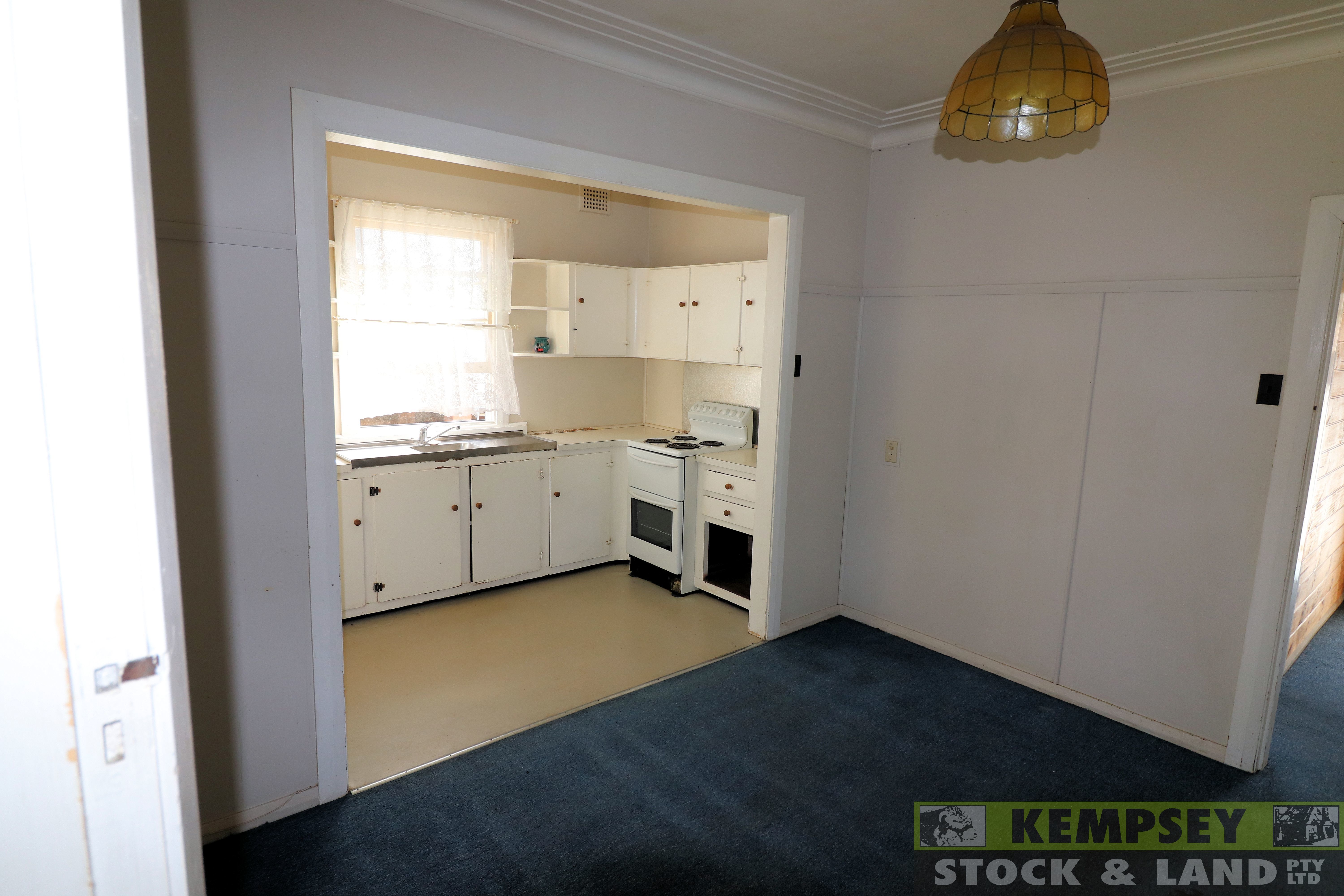 Kempsey Stock & Land Family Home in West Kempsey!