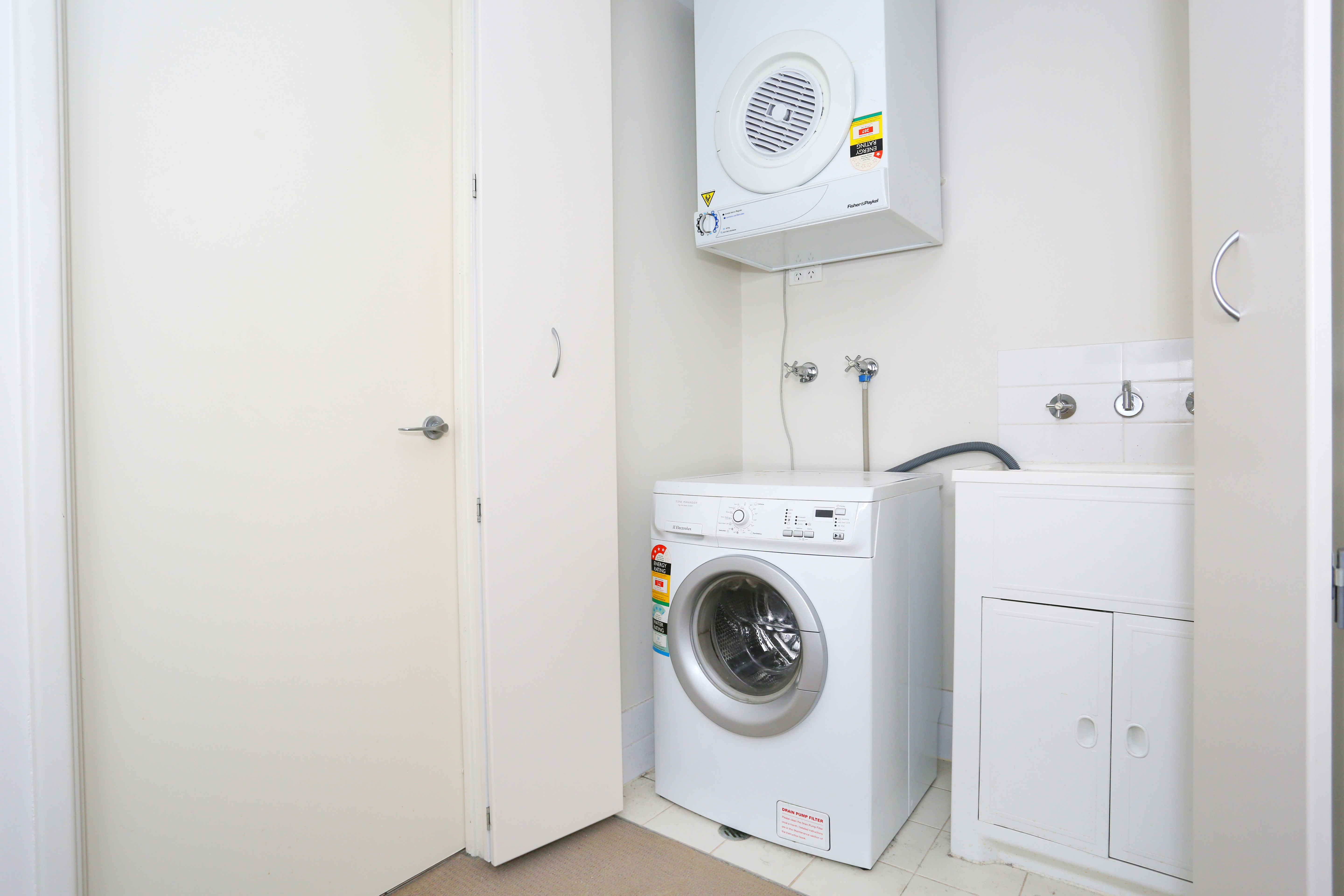 KPR Perth Best Part of Bentley with 2 SECURE CAR BAYS