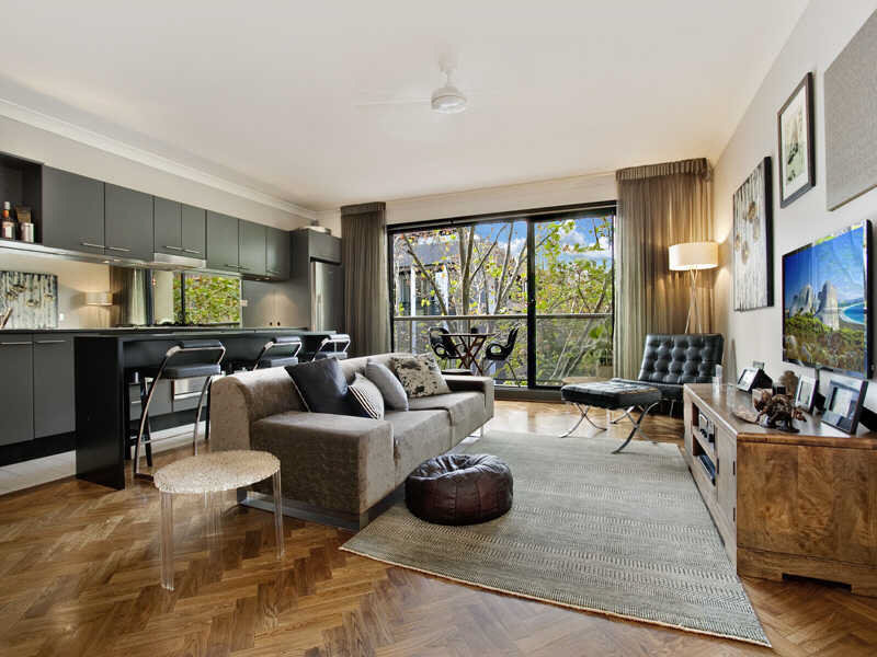 91-93 Macleay St