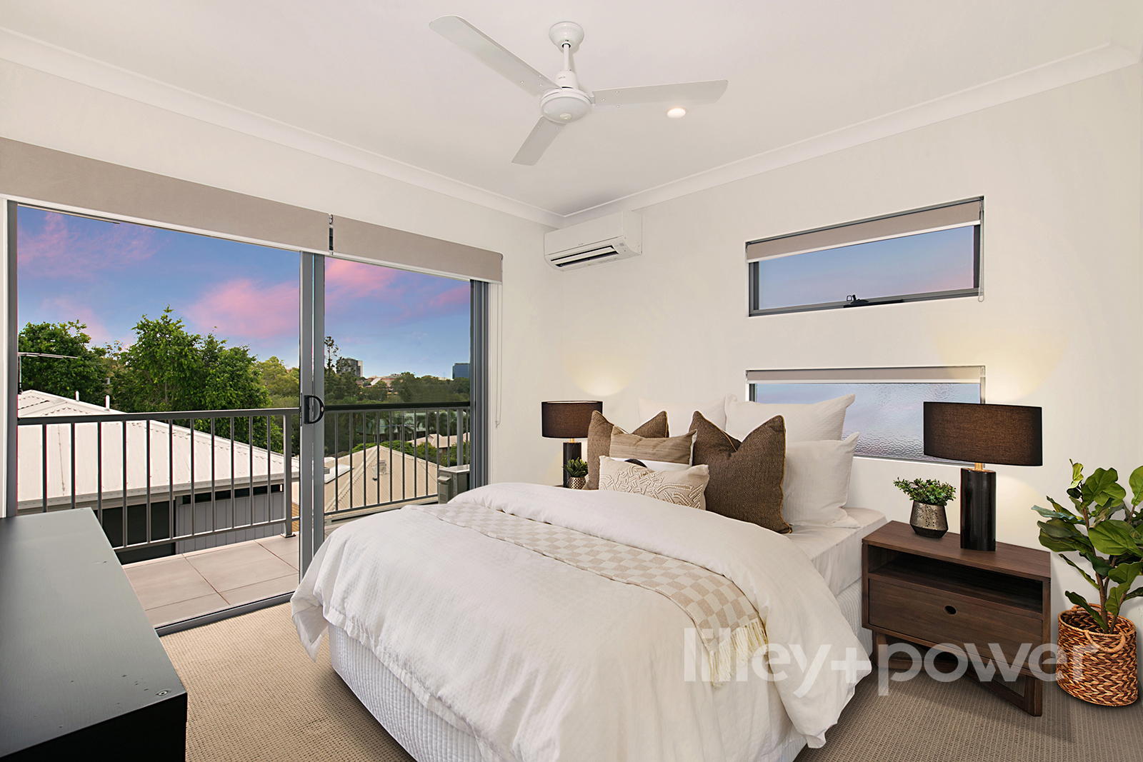 LUXURIOUS CONTEMPORARY TOWNHOME WITH LAVISHLY LARGE COURTYARD AND DECK