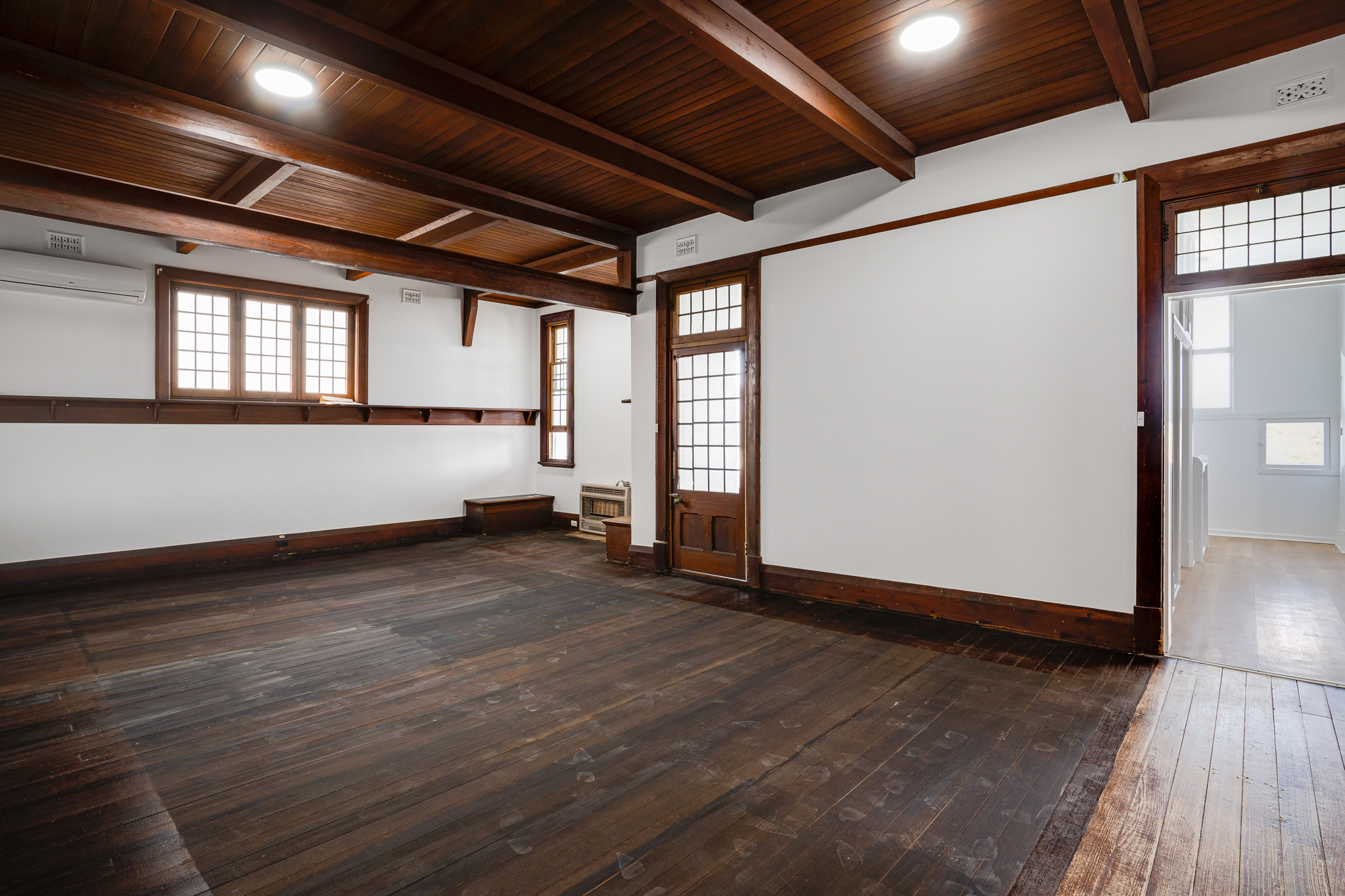 HENLEY BEACH STYLE AND SPACE Rob Mackenzie Real Estate