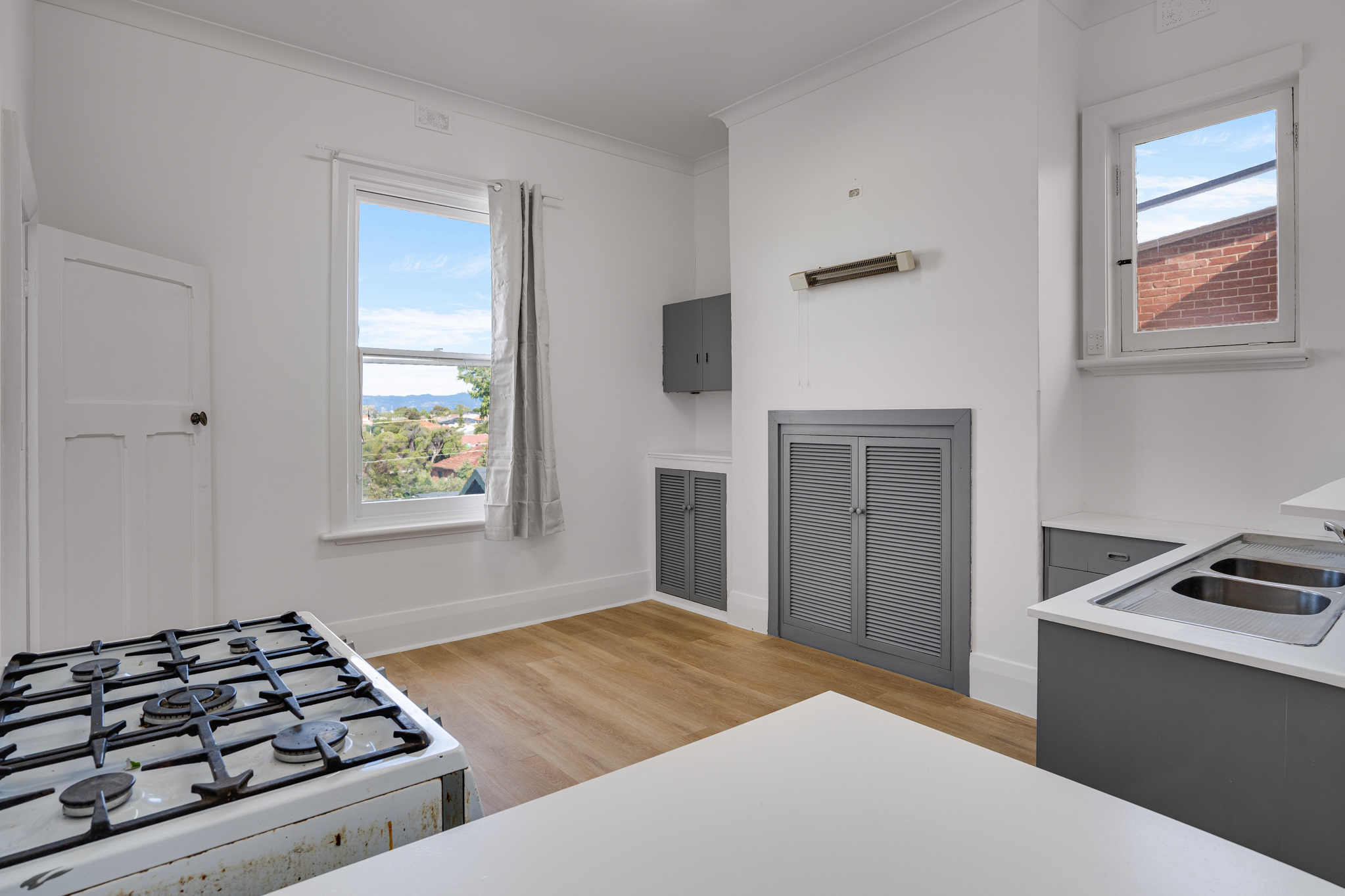 HENLEY BEACH STYLE AND SPACE Rob Mackenzie Real Estate