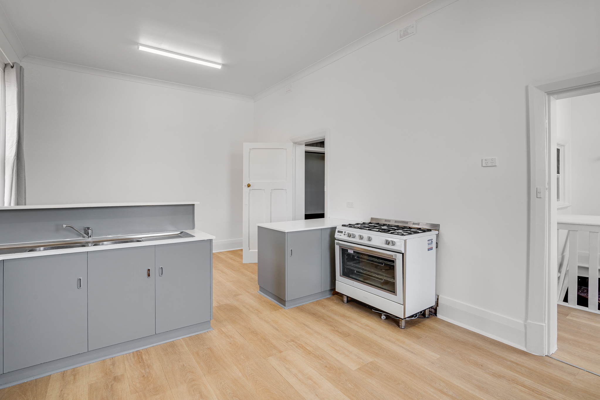 HENLEY BEACH STYLE AND SPACE Rob Mackenzie Real Estate