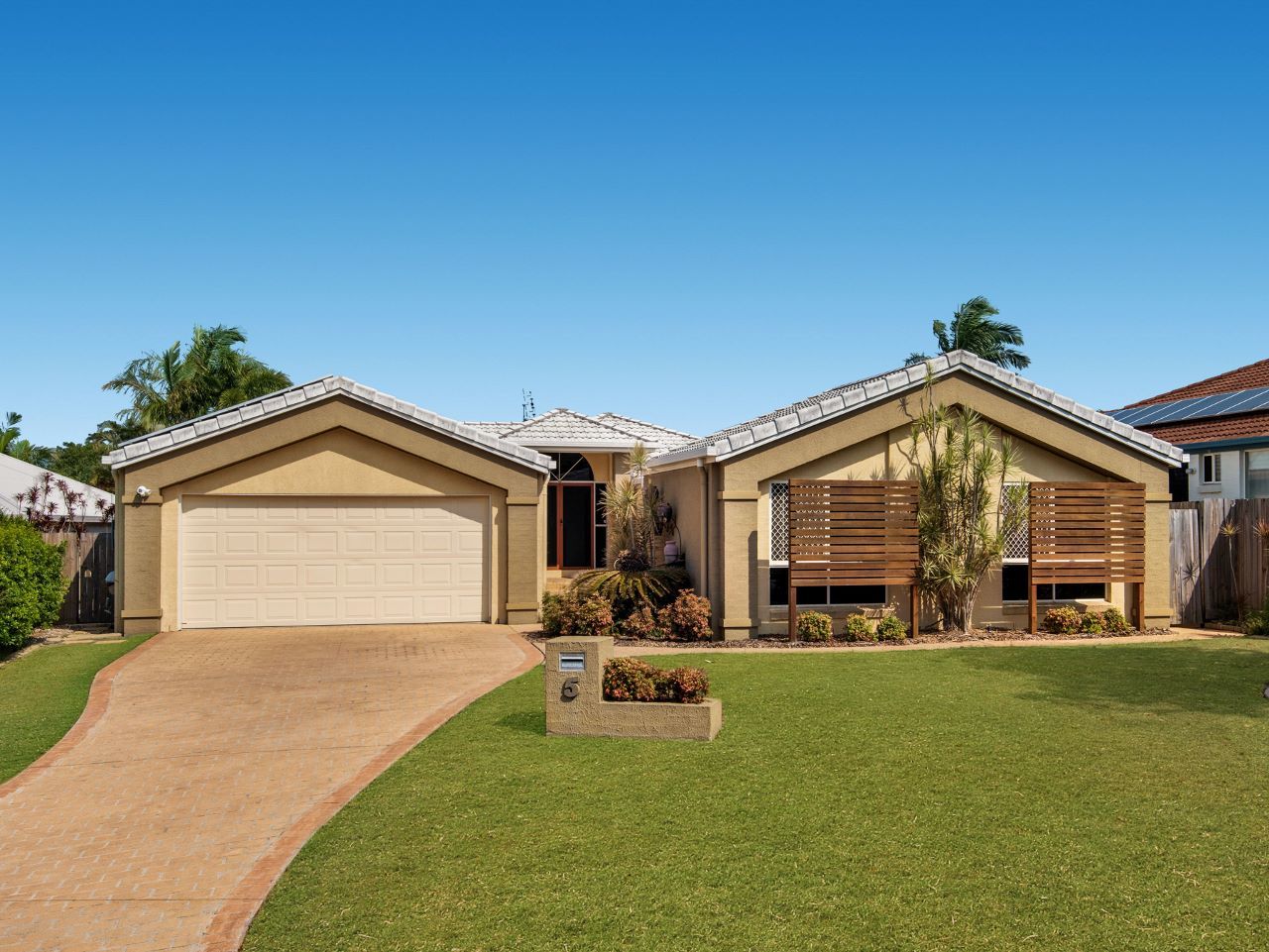 5 Hermitage Ct