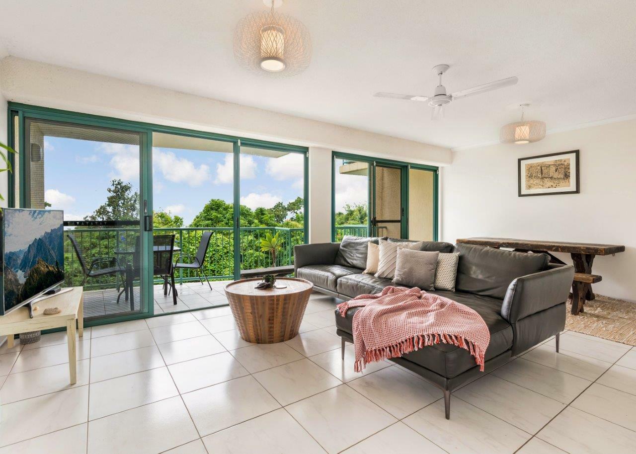 2/166 Mooloolaba Rd