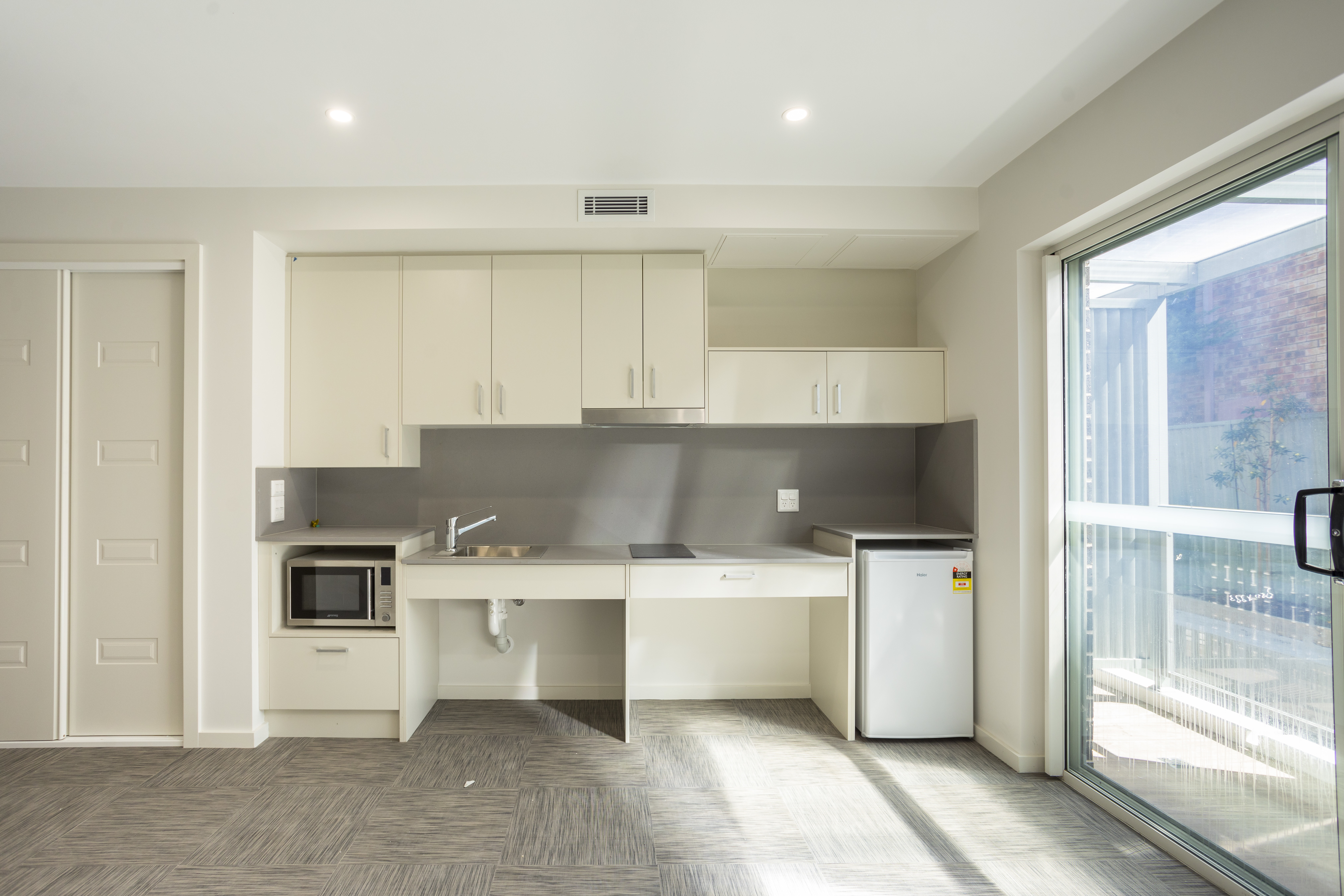 Metro Commercial ** TWO WEEKS FREE RENT ** BRAND NEW STUDIO