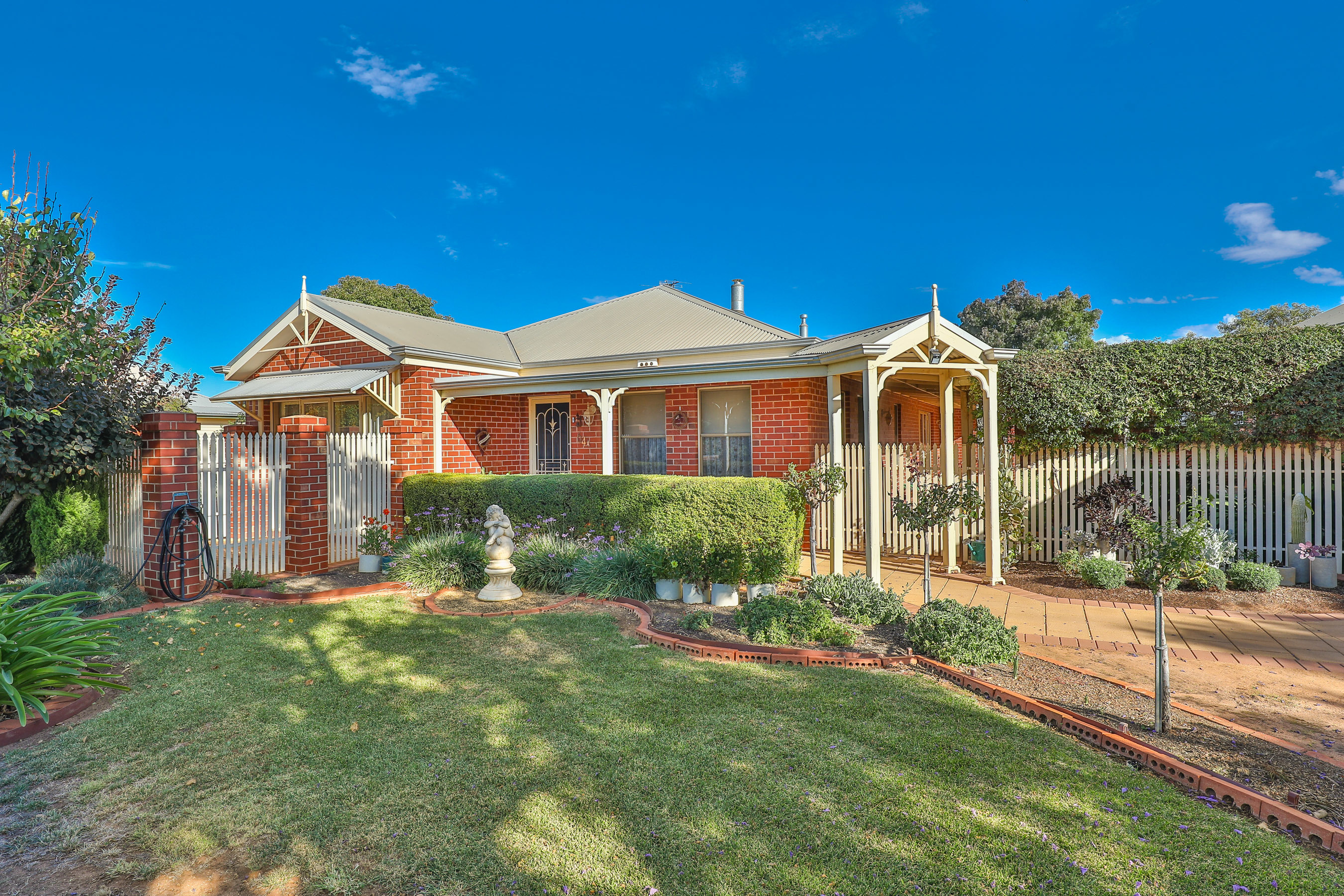 Modern Family Home on a Rural Setting Mildura & District Real Estate