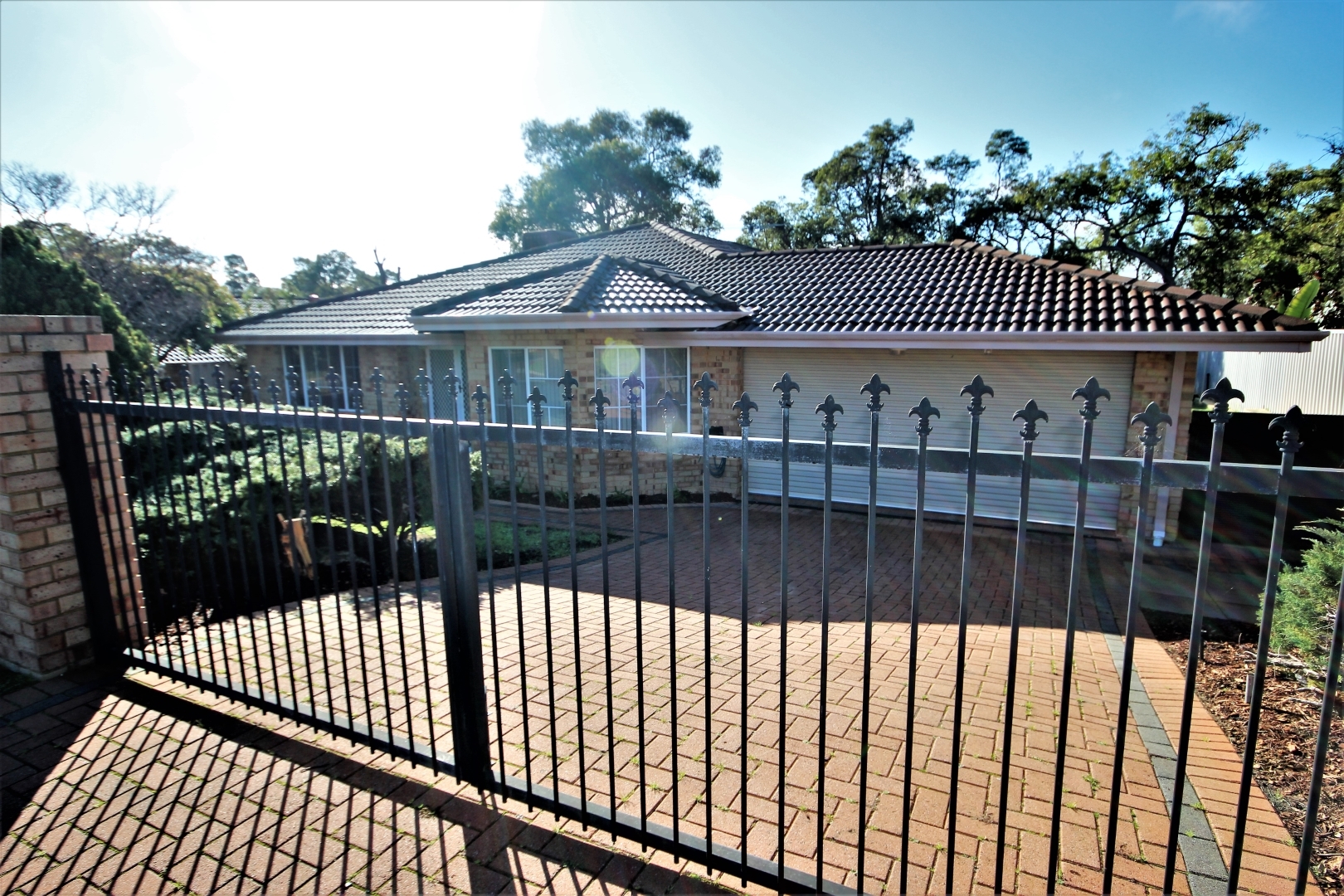 ** BIGGEST MASTER BEDROOM WE HAVE EVER SEEN! ** MOJO Property Management