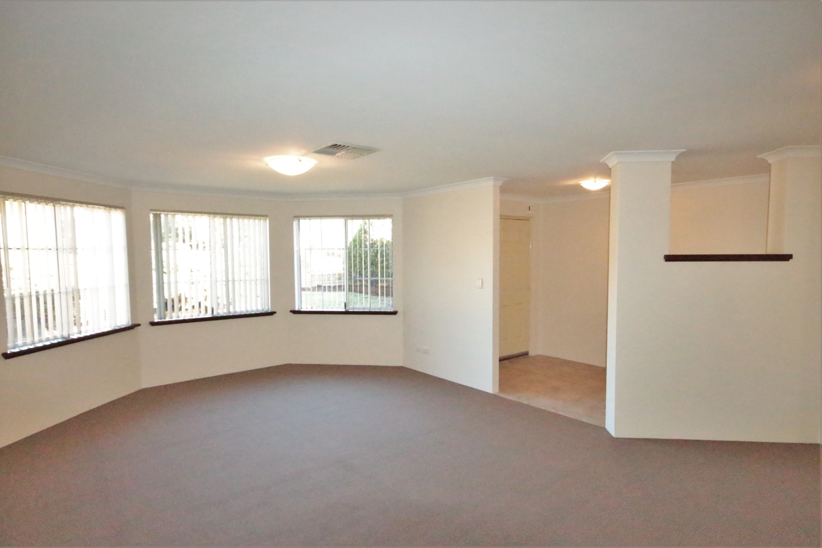 ** BIGGEST MASTER BEDROOM WE HAVE EVER SEEN! ** MOJO Property Management