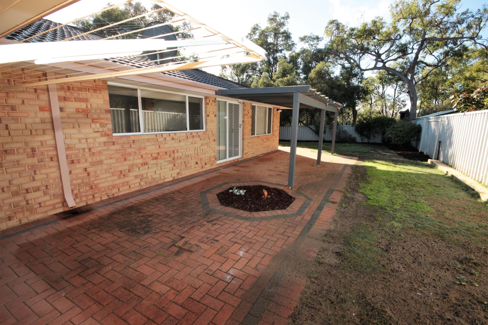 ** BIGGEST MASTER BEDROOM WE HAVE EVER SEEN! ** MOJO Property Management