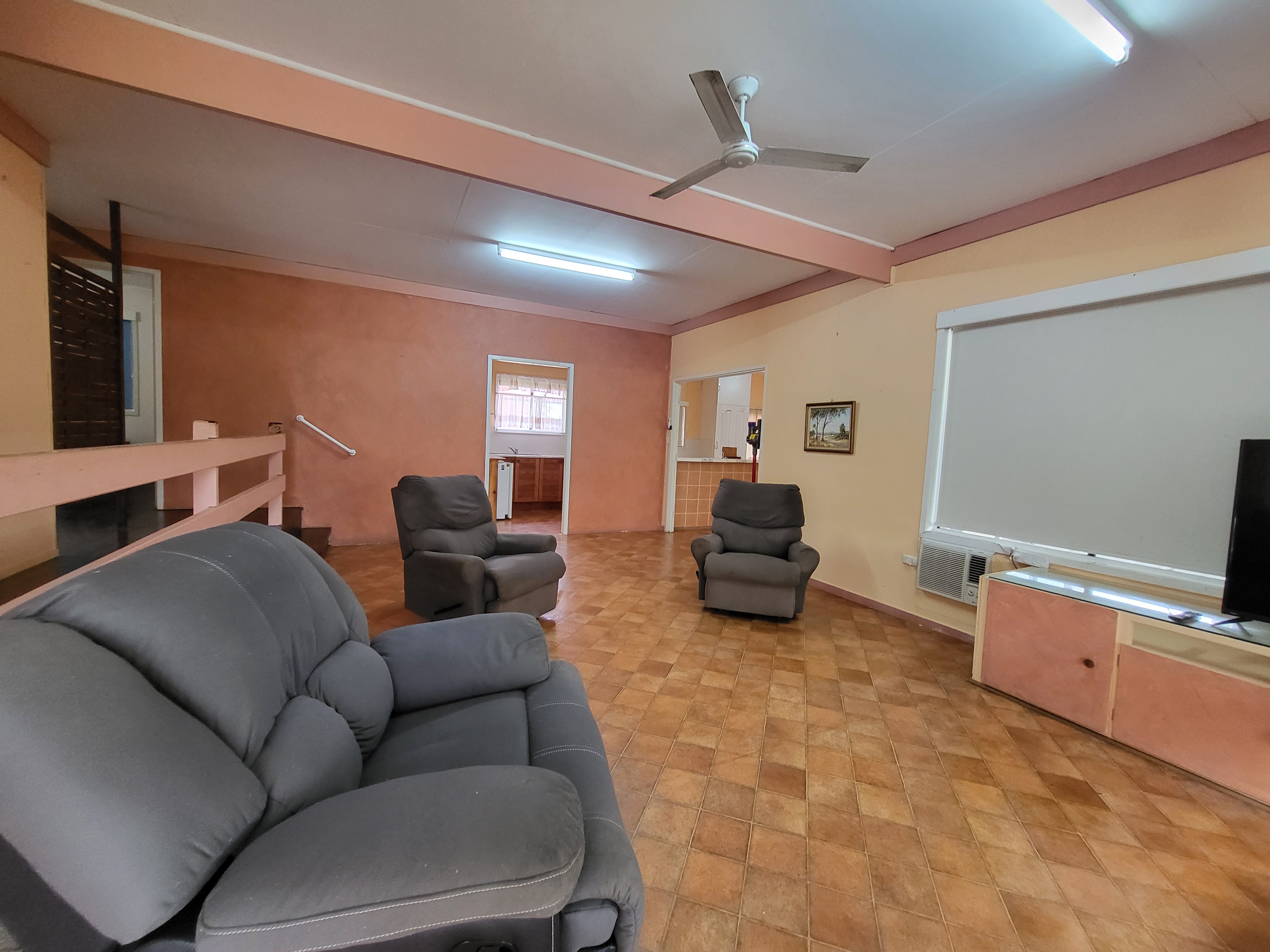 WOW ! Rental Yield approx. 11.2 Moura