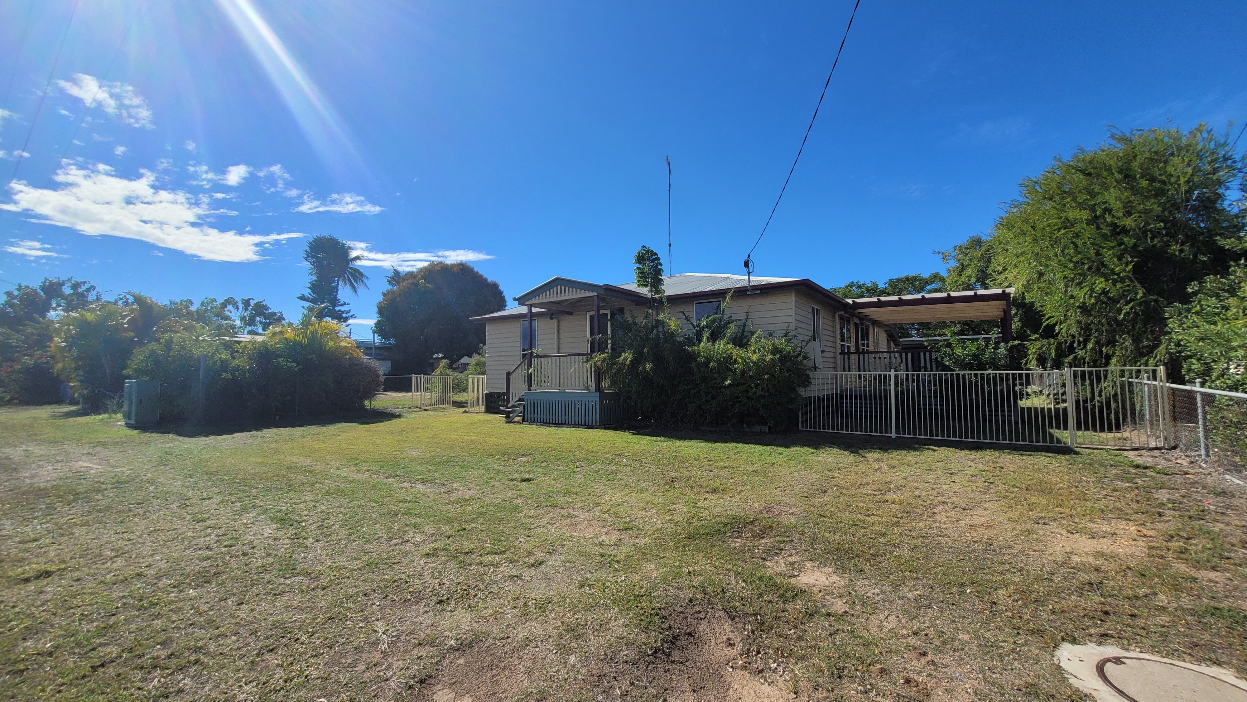 42 Young St, Moura