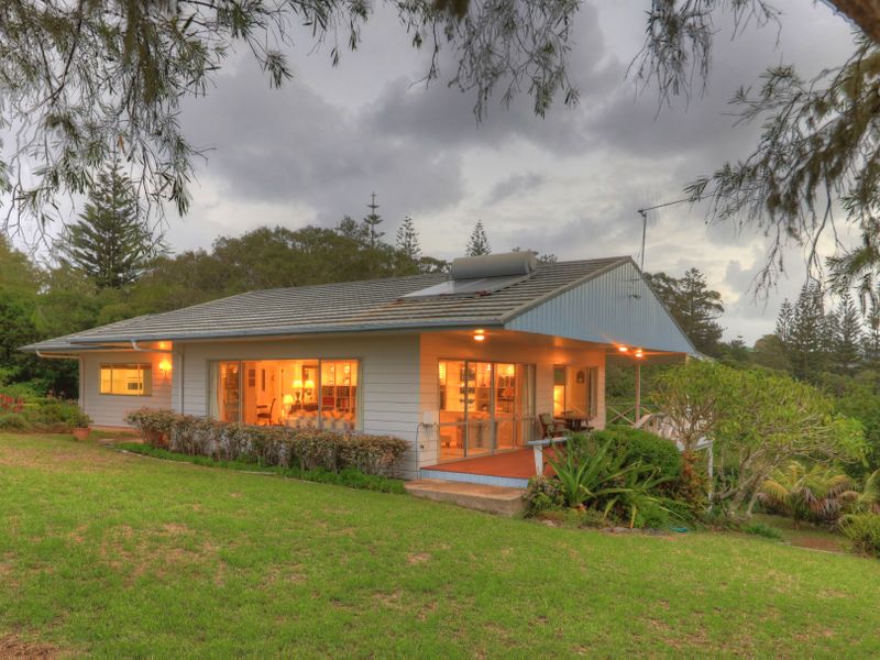Norfolk Island Real Estate Stylish Home