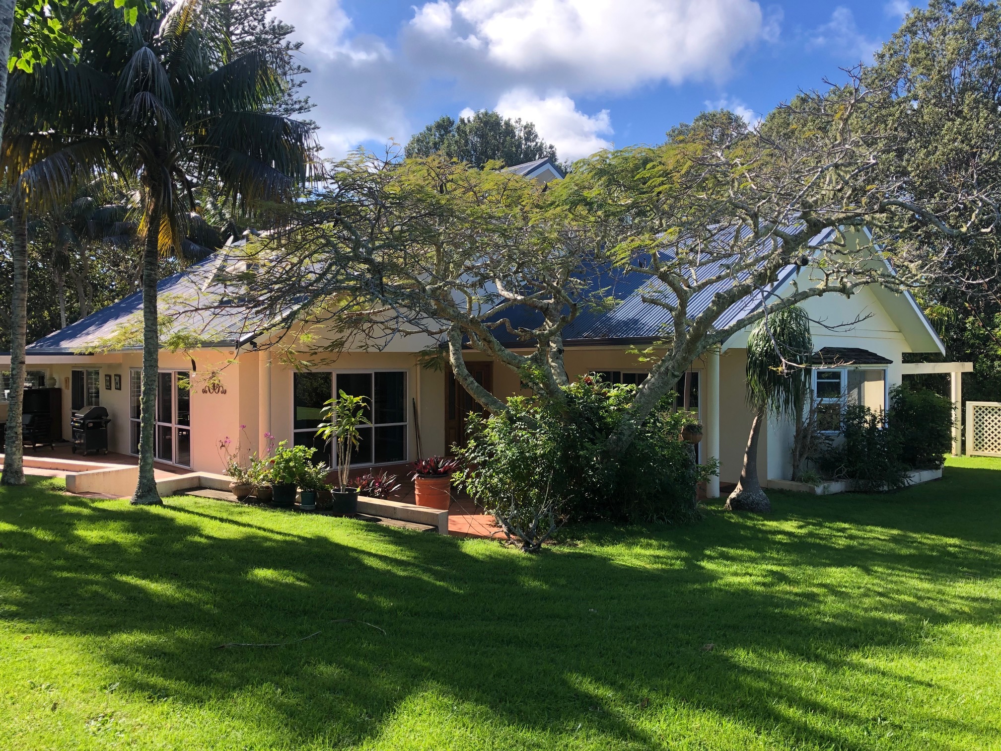 Norfolk Island Real Estate LOCATION, VIEWS & INFRASTRUCTURE