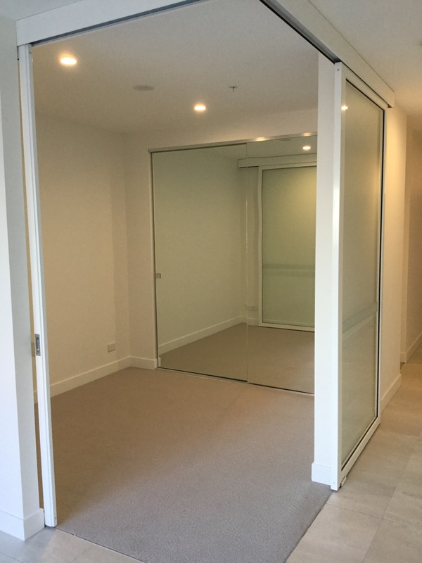 Paragon Real Estate AS NEW 1 BED + STUDY & CAR PARK