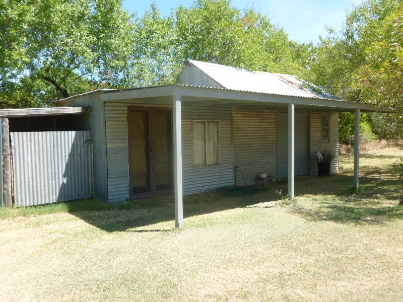 Paull & Scollard Nutrien & Nutrien Ivone Agencies ABSOLUTE MURRAY