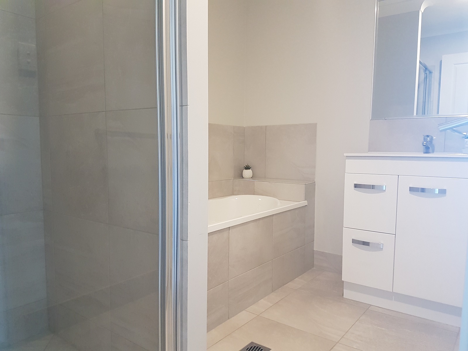 Property Central Hervey Bay Fully Furnished With Pool Resort Style