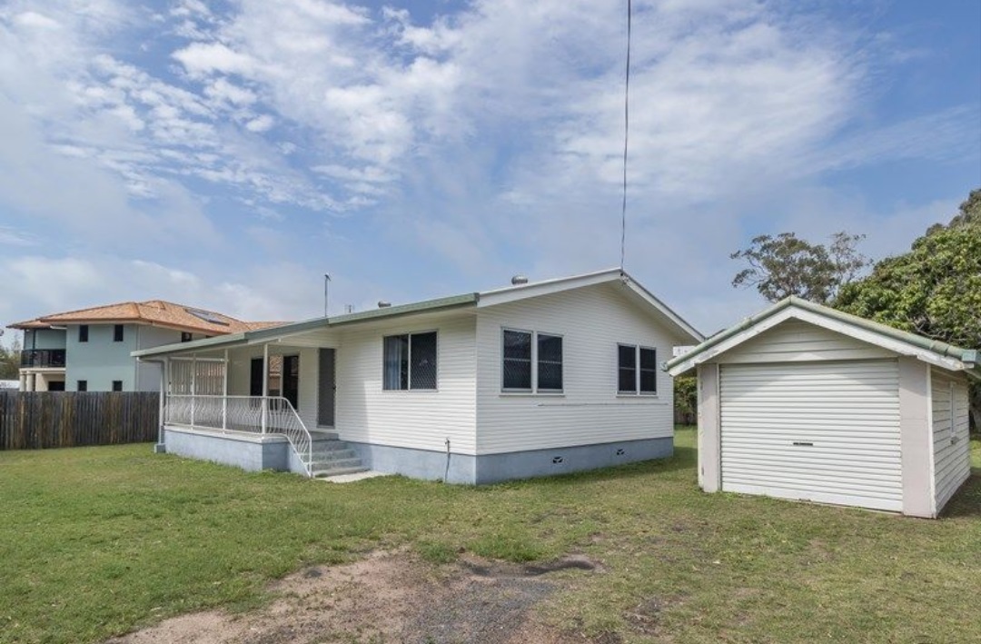 Property Central Hervey Bay Esplanade Home Overlooking the Water