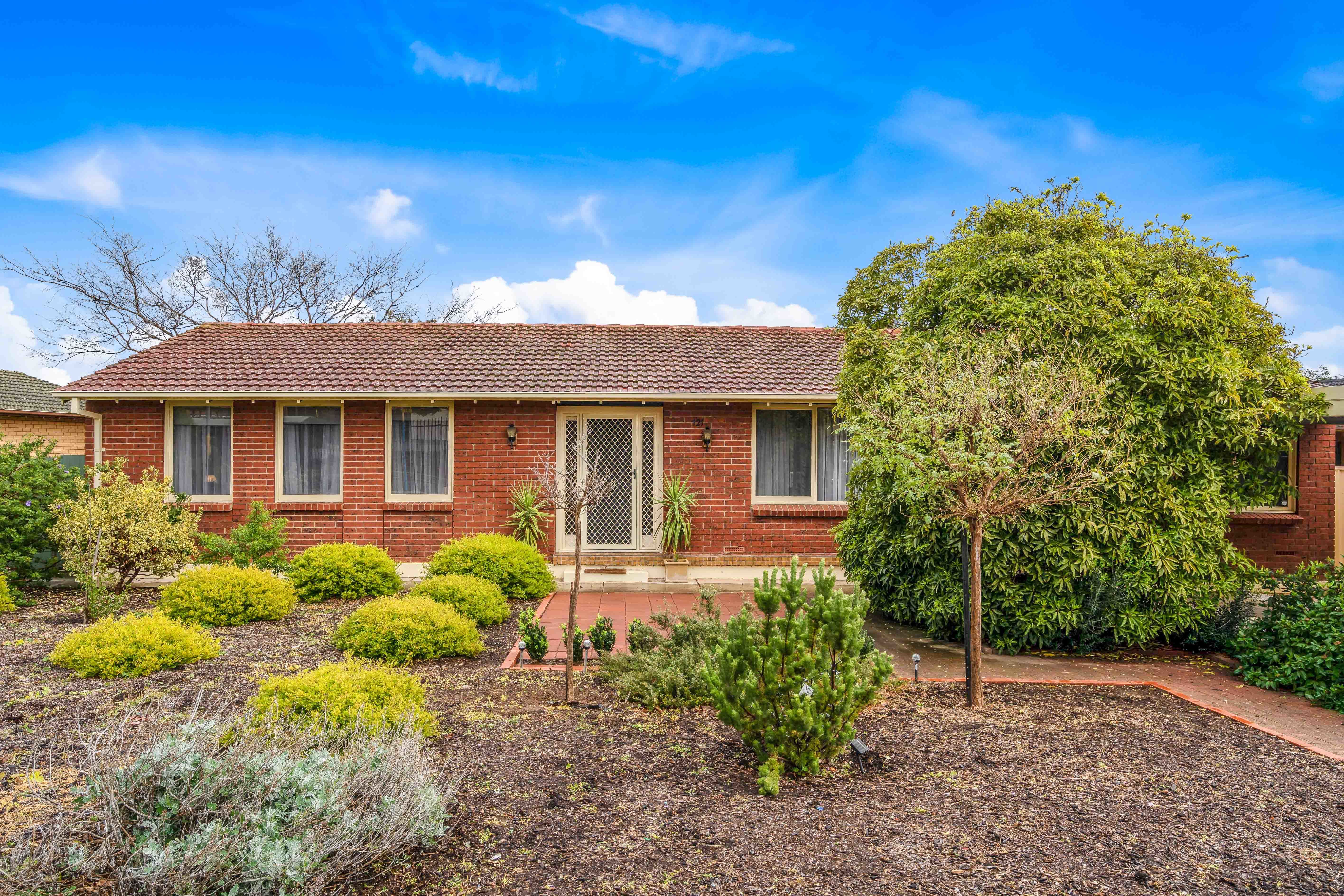 Renting Adelaide Property Management LARGE FAMILY HOME IN HALLETT COVE