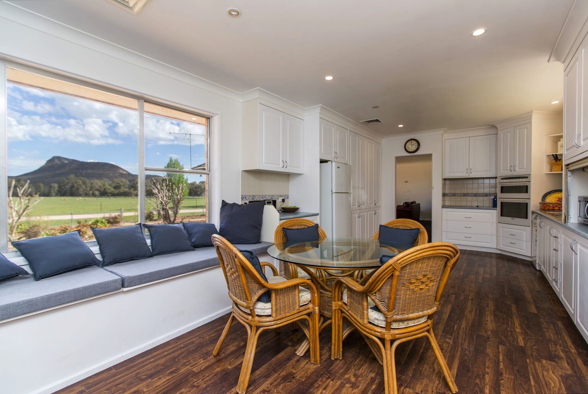 Riverina Livestock Agents Pty Ltd "AVALON" 543 ACRES The Rock