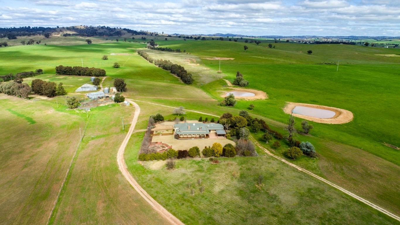 Riverina Livestock Agents Pty Ltd "BIRUBI" 1068 ACRES .STURT HIGHWAY