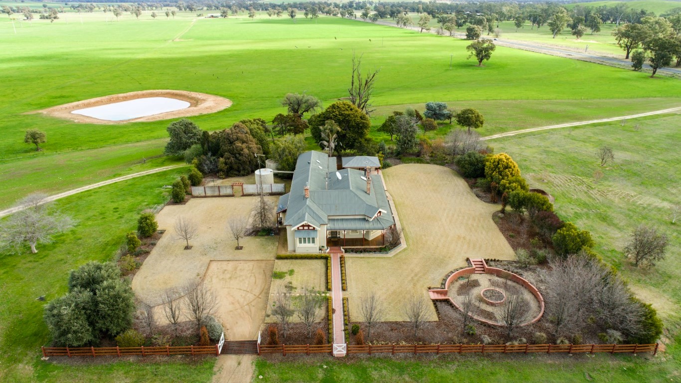 Riverina Livestock Agents Pty Ltd "BIRUBI" 1068 ACRES .STURT HIGHWAY