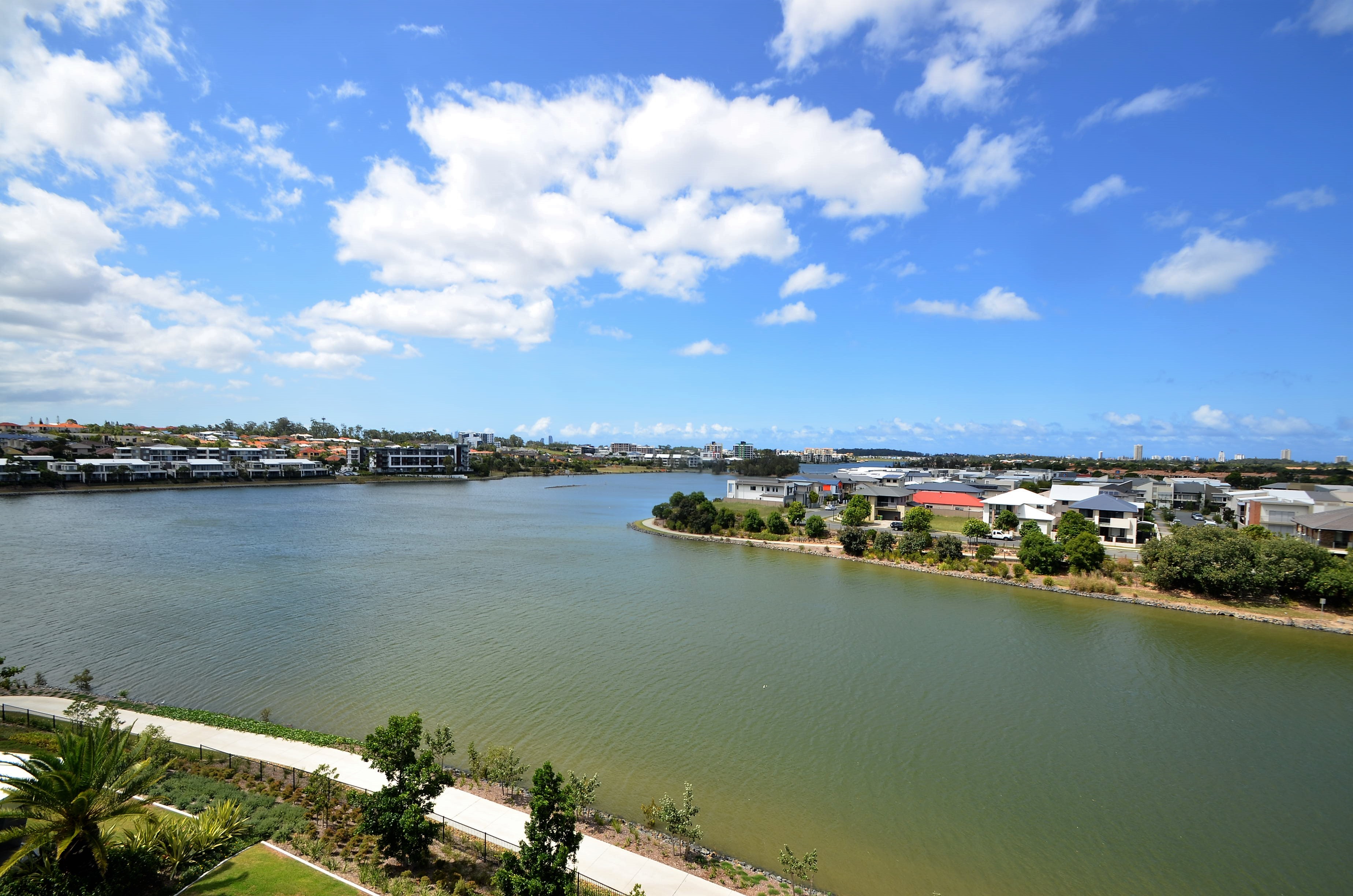 Varsity Lakes Rental Sophisticated Apartment Living with Stunning