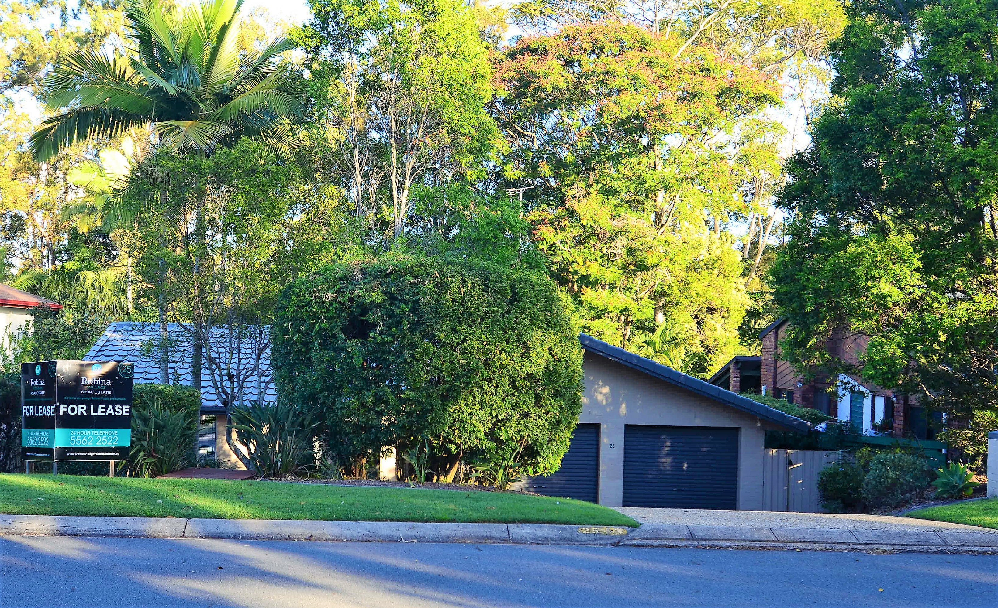 Robina Rental, Robina Resort Style Central 4 brm/2bath/2LU Robina