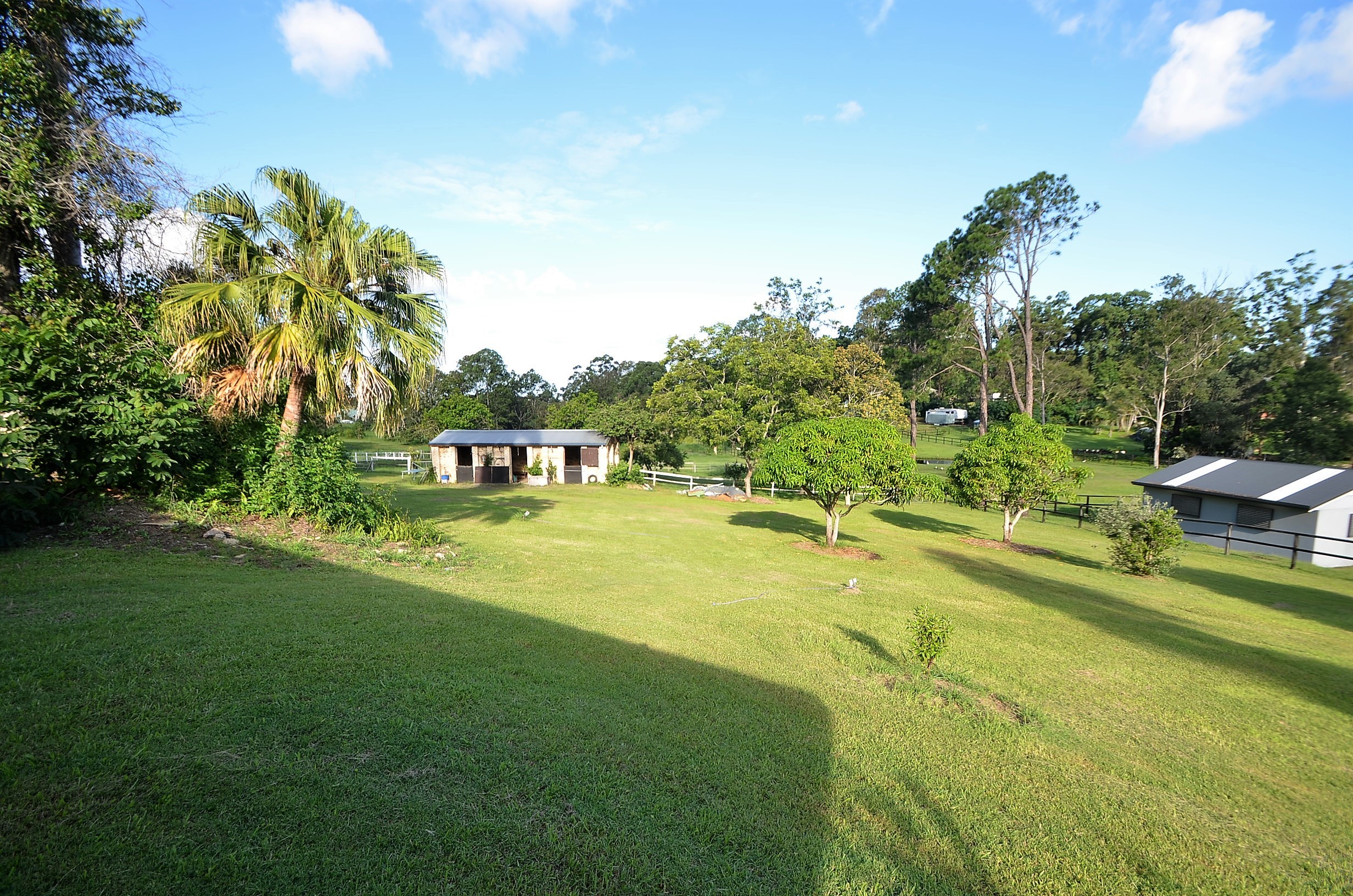 Tallai Rental, 3 brm/2 bath Family home with stables close Mudgeeraba