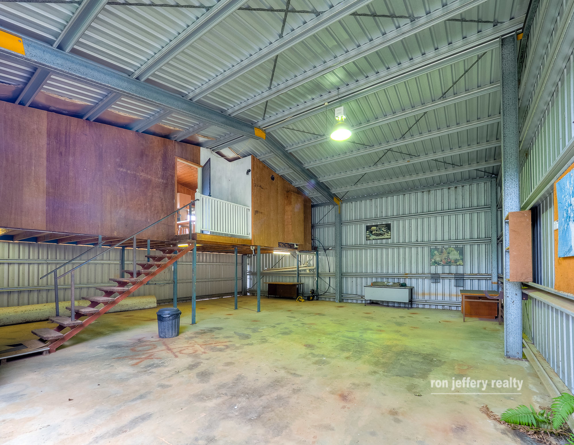 Ron Jeffery Realty 74 ACRES 10 MINUTES FROM KENILWORTH