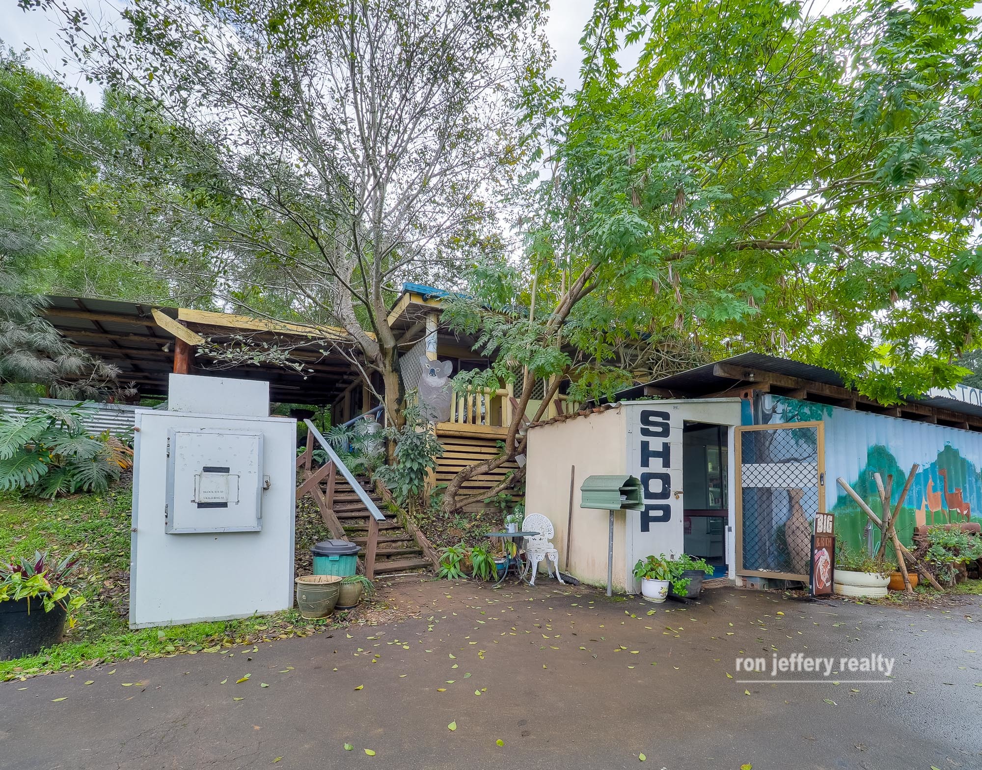 Ron Jeffery Realty 74 ACRES 10 MINUTES FROM KENILWORTH