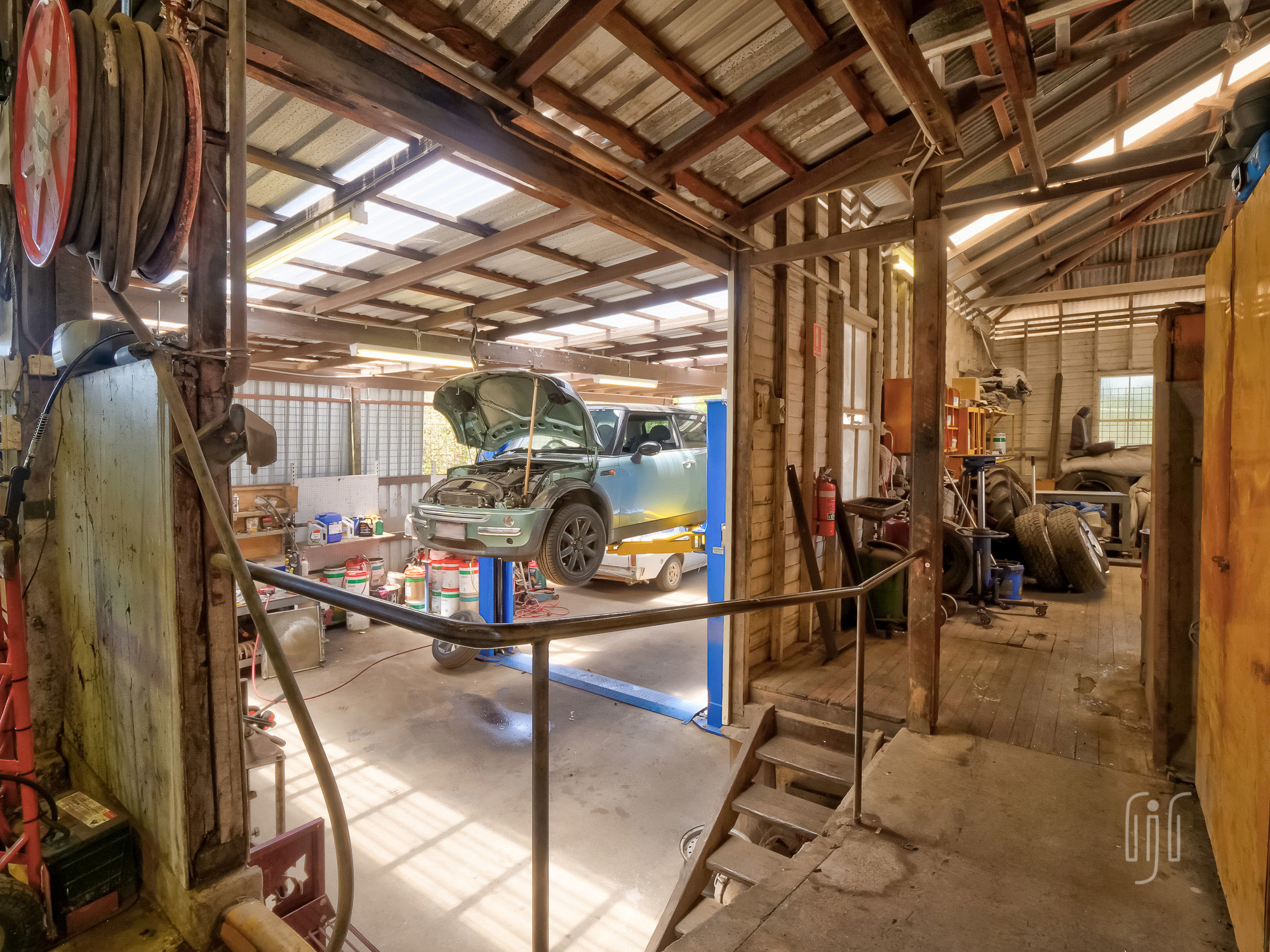 Ron Jeffery Realty KENILWORTH GARAGE