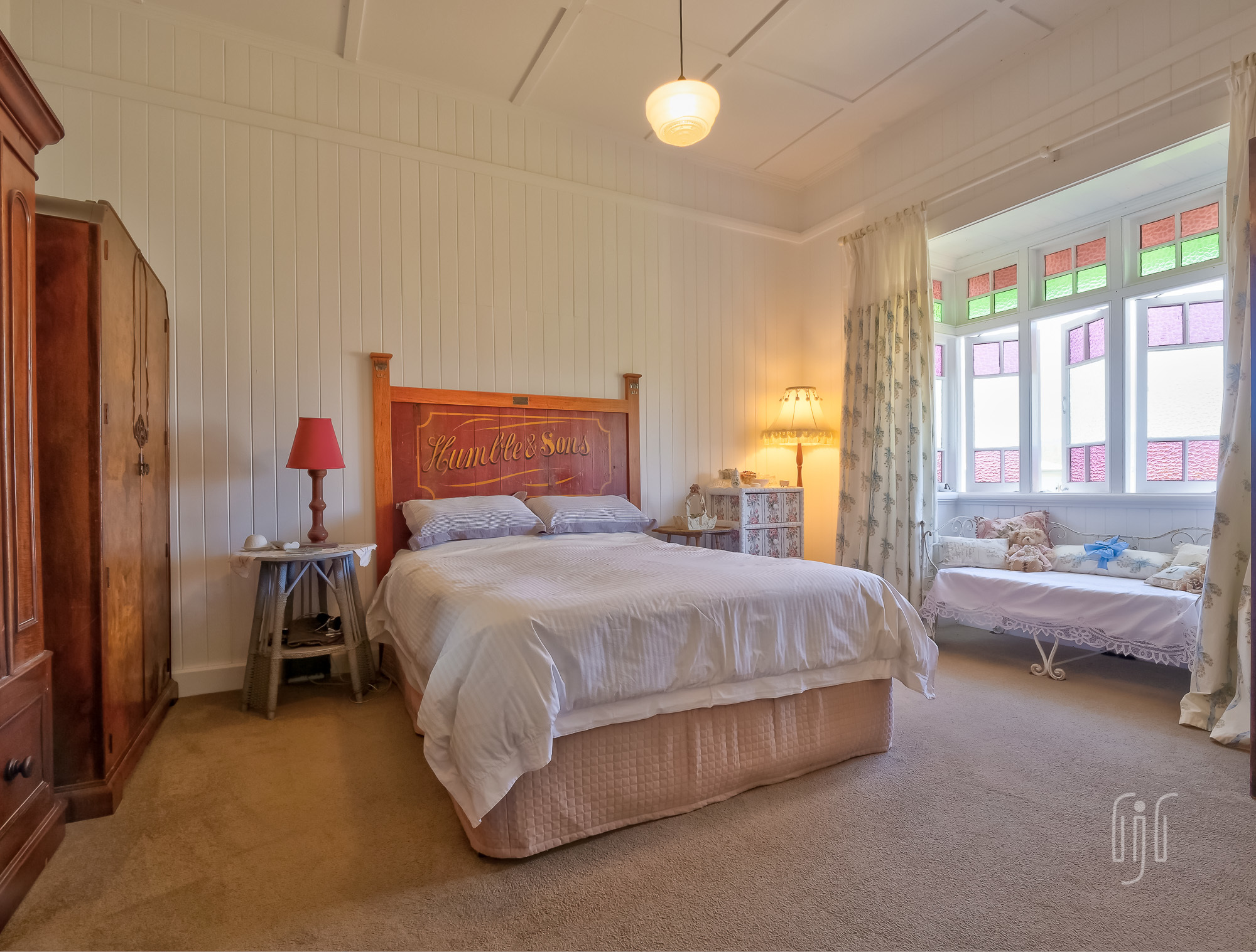 Ron Jeffery Realty KENILWORTH HOUSE