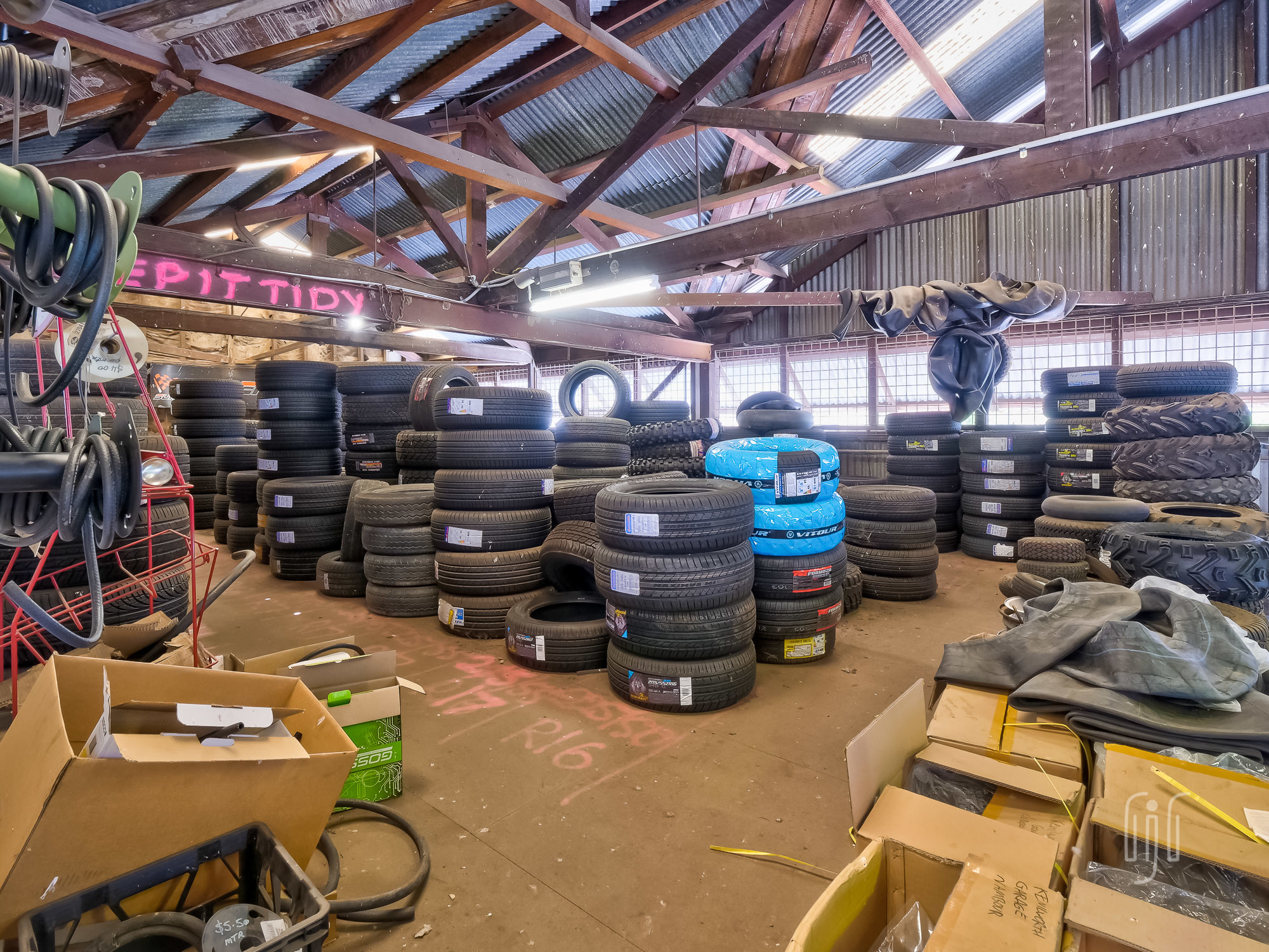 Ron Jeffery Realty KENILWORTH GARAGE