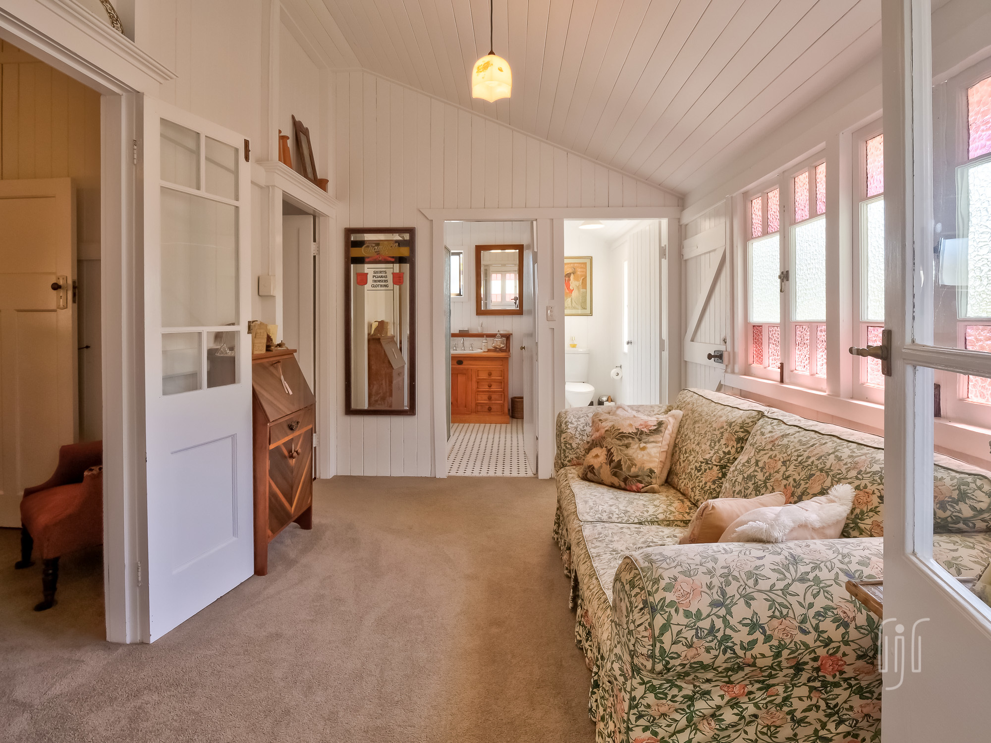 Ron Jeffery Realty KENILWORTH HOUSE