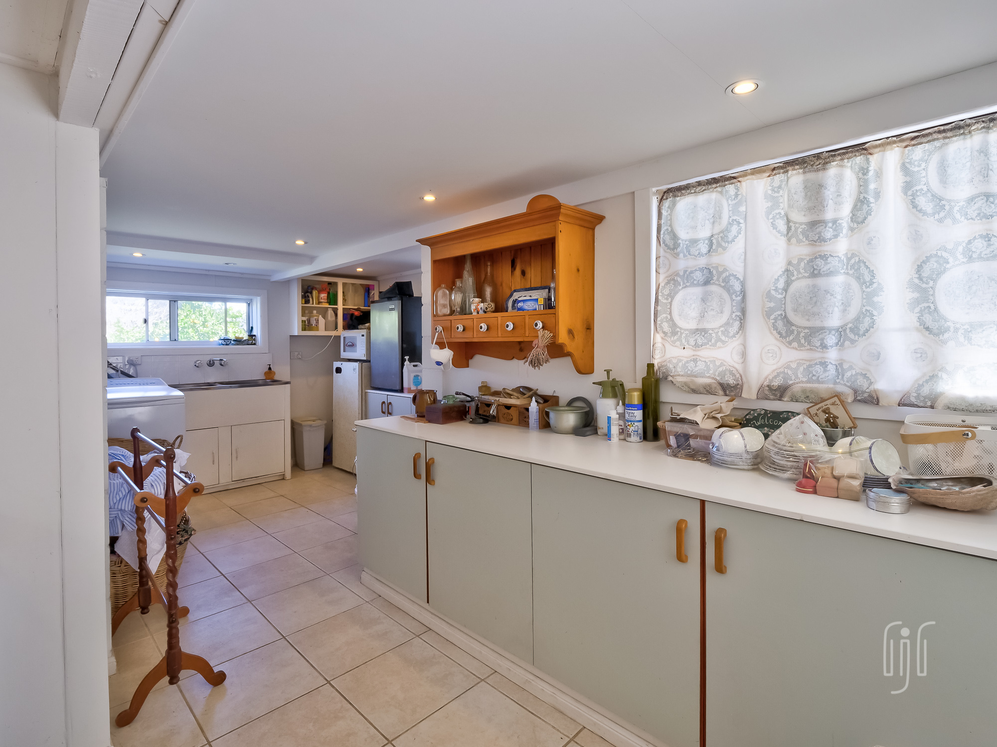 Ron Jeffery Realty KENILWORTH HOUSE